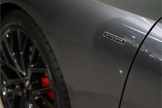 Audi A6 view 14