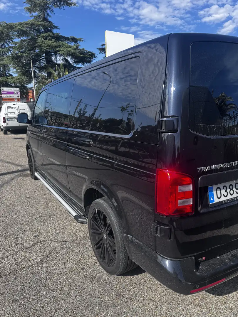 Volkswagen T6 Kombi 5 plazas Negro - 2