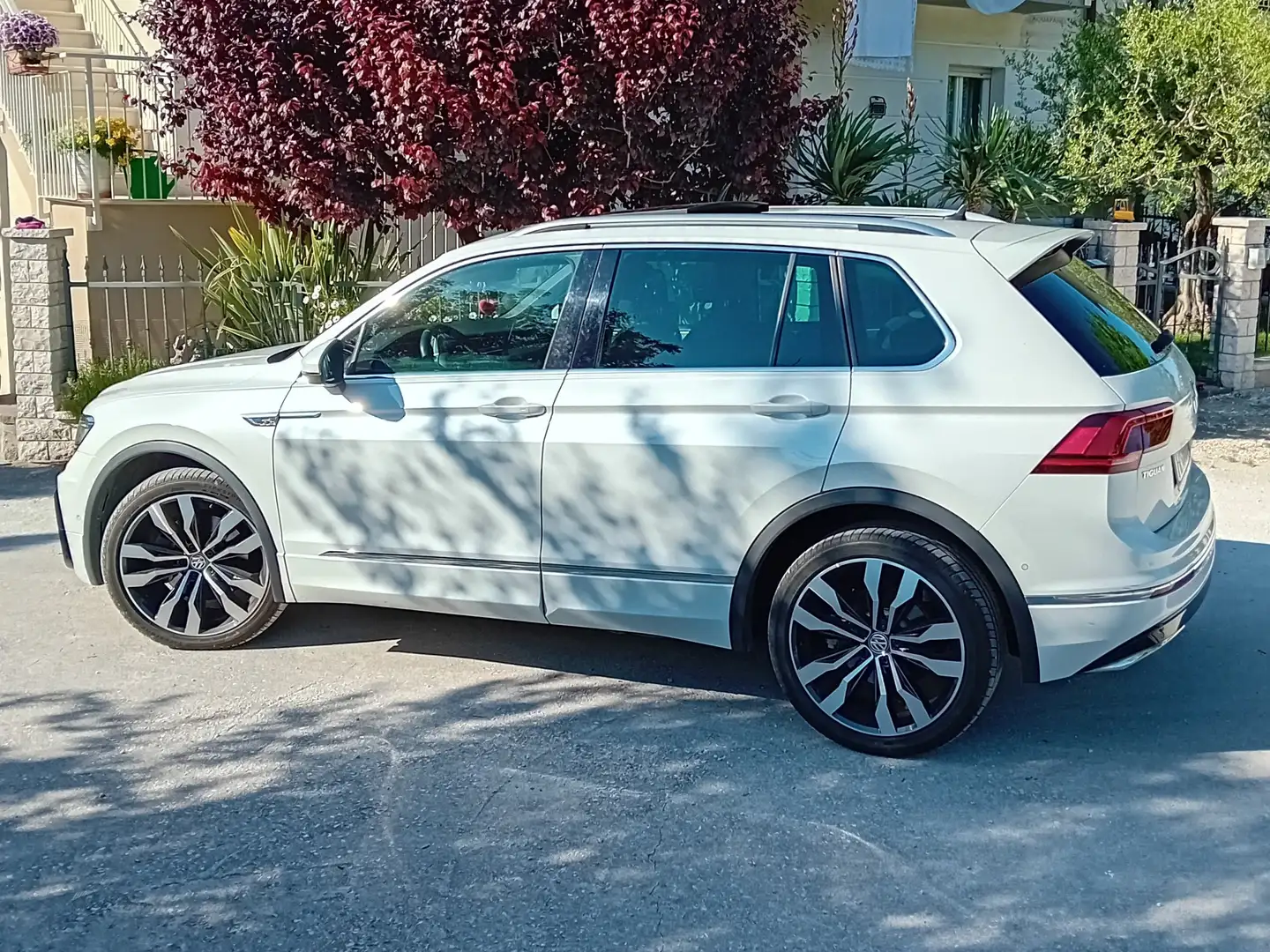 Volkswagen Tiguan 2.0BTDI Rline 4 motion 240cv automatico Blanc - 1