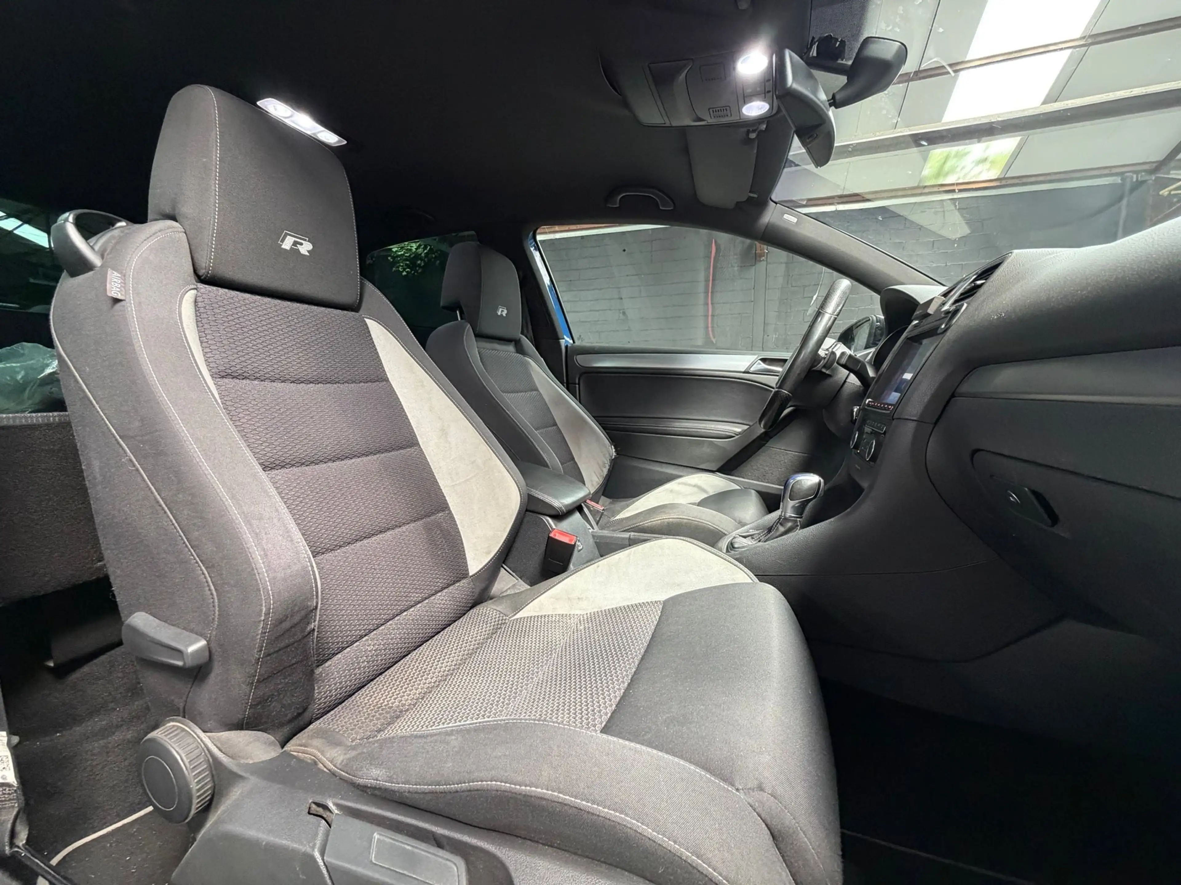 Volkswagen Golf R 2.0i * UTILITAIRE * ECRAN * BOITE AUTO * BLUETOOTH * GARANTIE — photo 11