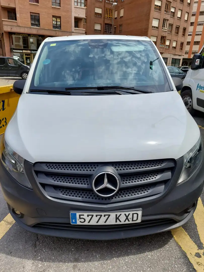 Mercedes-Benz Vito Vito Furgón 111CDI Larga Blanco - 1
