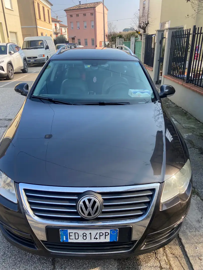Volkswagen Passat Variant Passat VI 2005 Variant2.0 tdi Highline c/navi dsg Marrone - 1