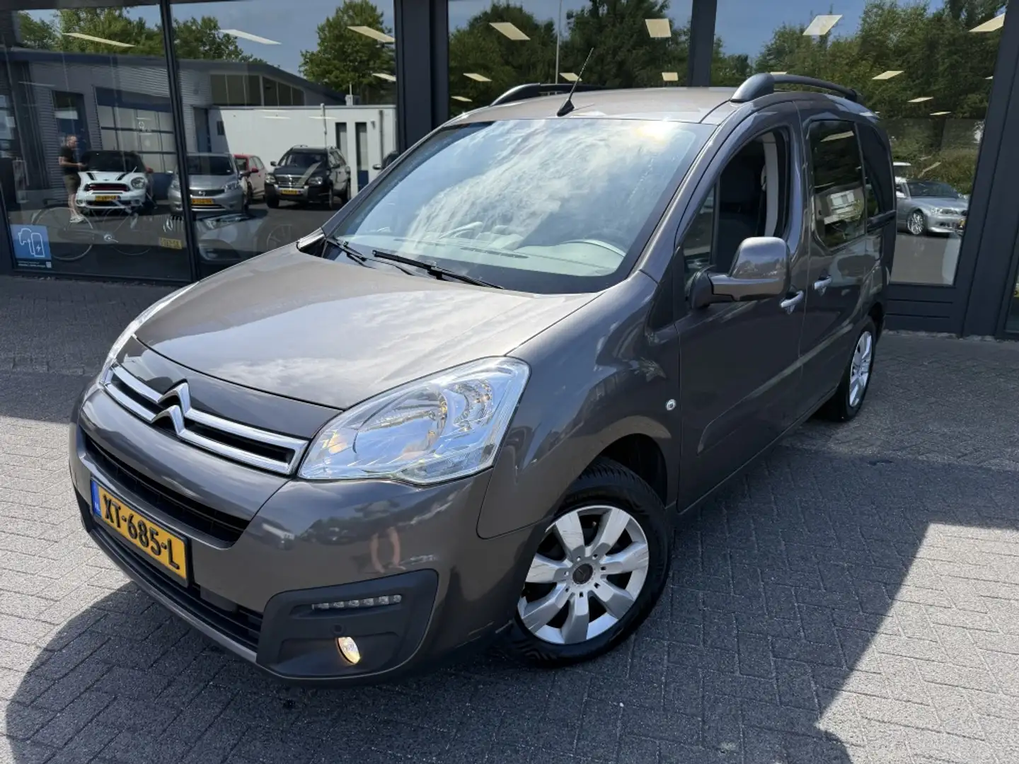 Citroen Berlingo 1.2 PureTech XTR Grijs - 1