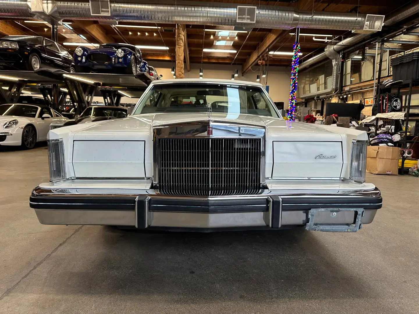 1982 Lincoln Continental | $ 9,980 | 112,500 km | Gasoline Coupe