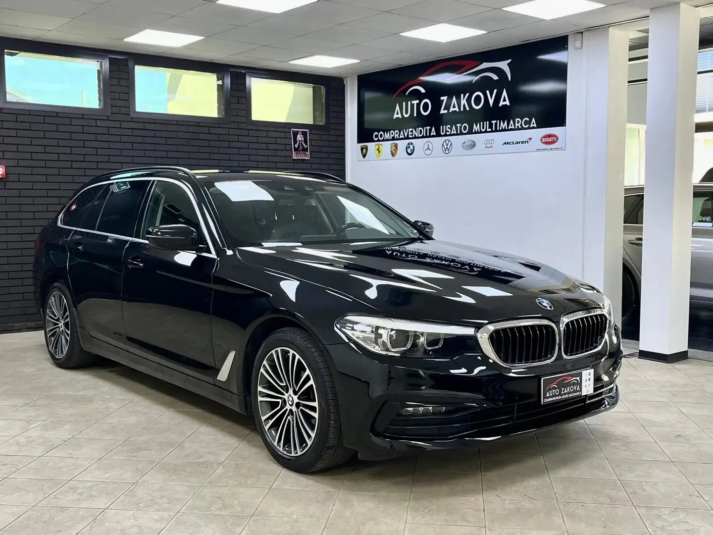 BMW 520 520d Touring xdrive Luxury auto - 1