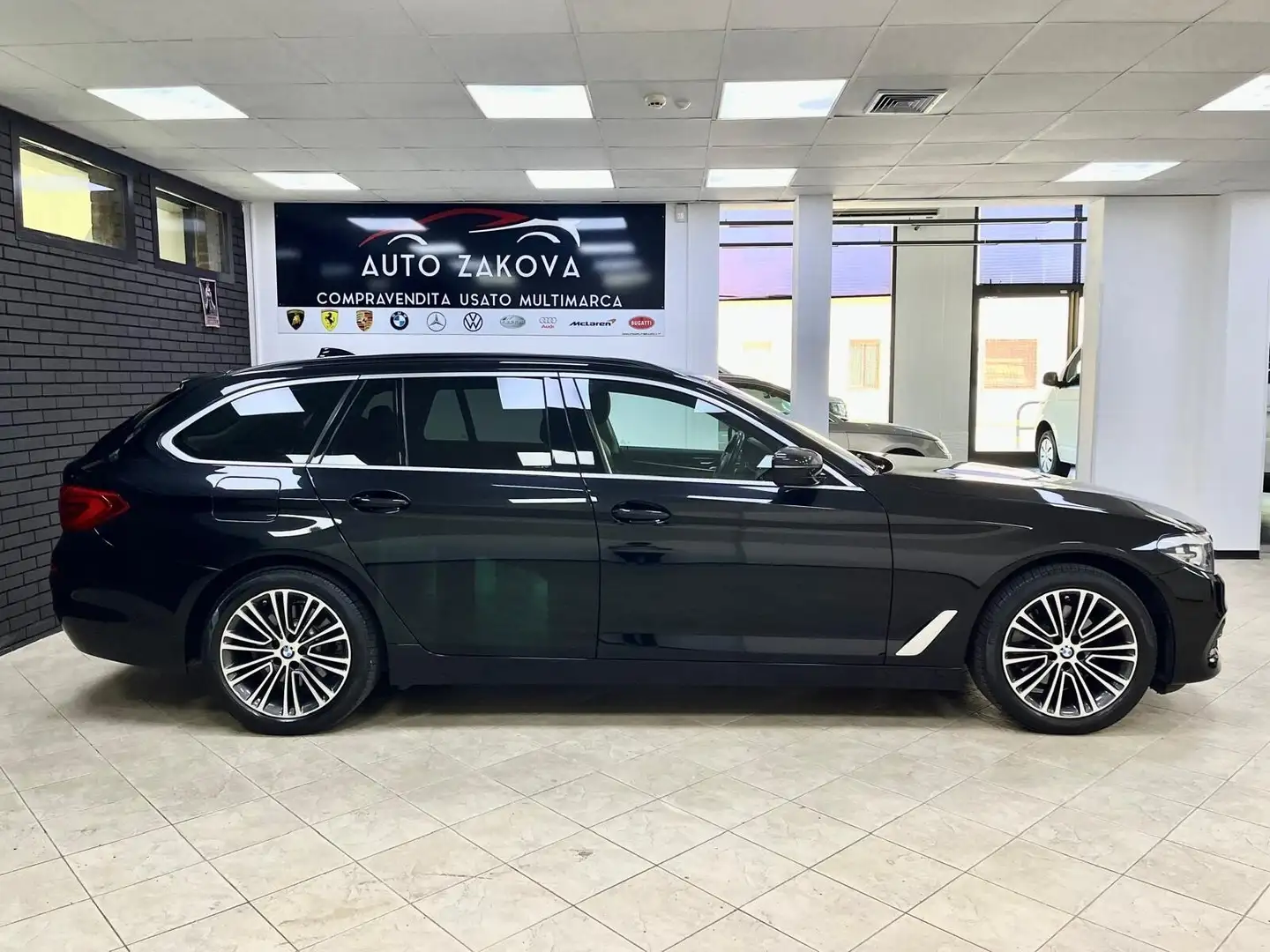 BMW 520 520d Touring xdrive Luxury auto - 2