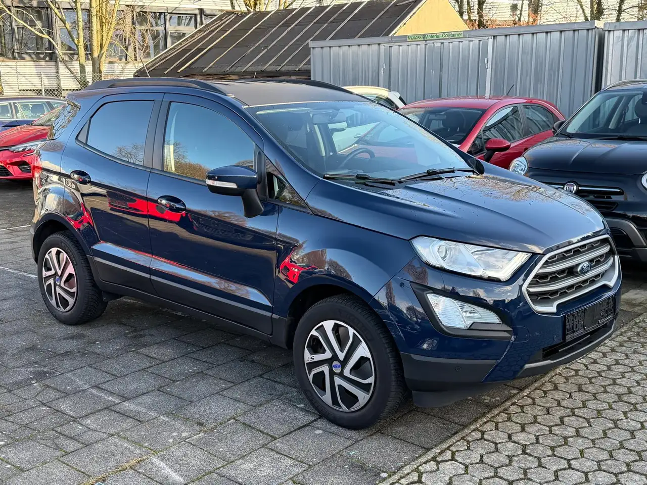 Ford EcoSport Trend — photo 1 of 12