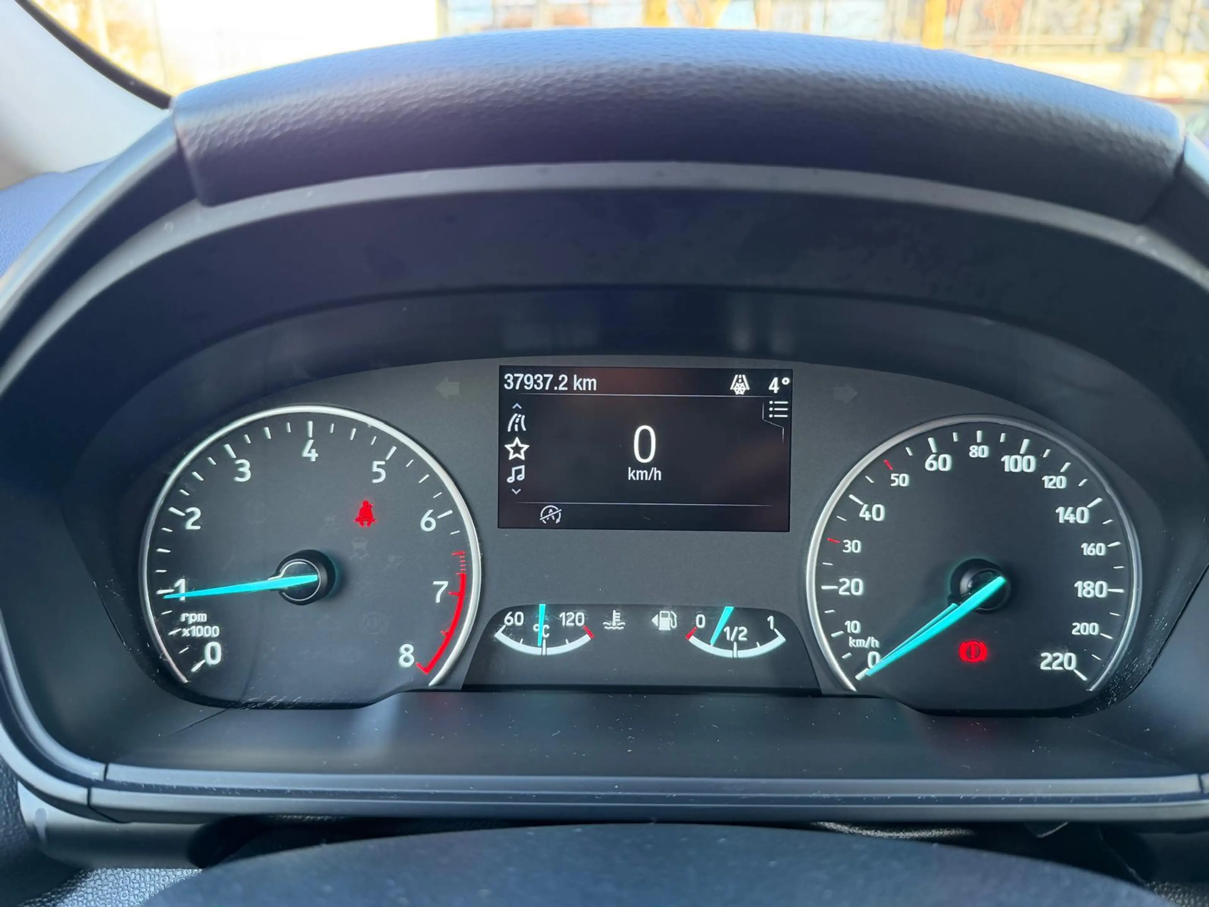 Ford EcoSport Trend — photo 11