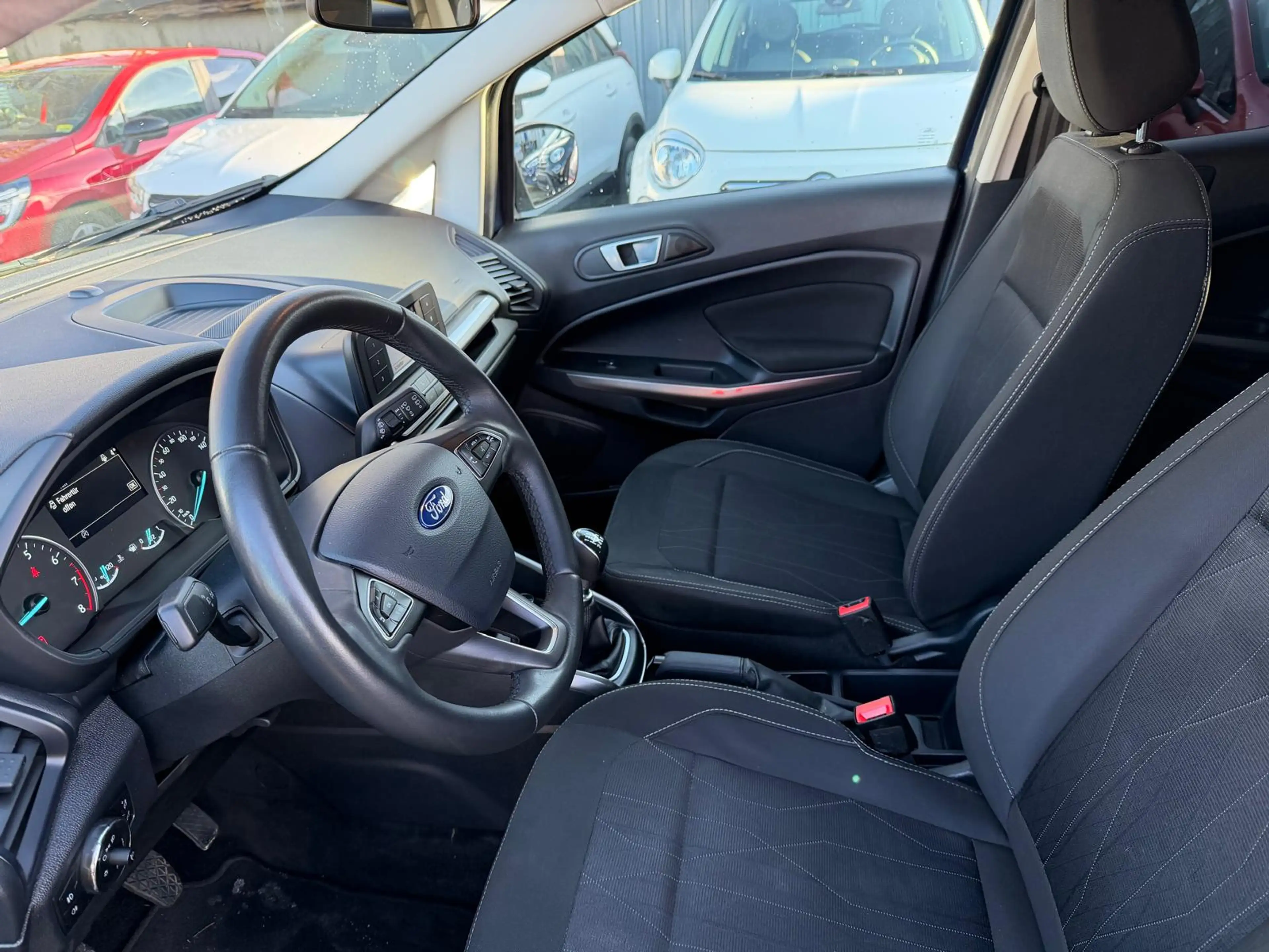 Ford EcoSport Trend — photo 8