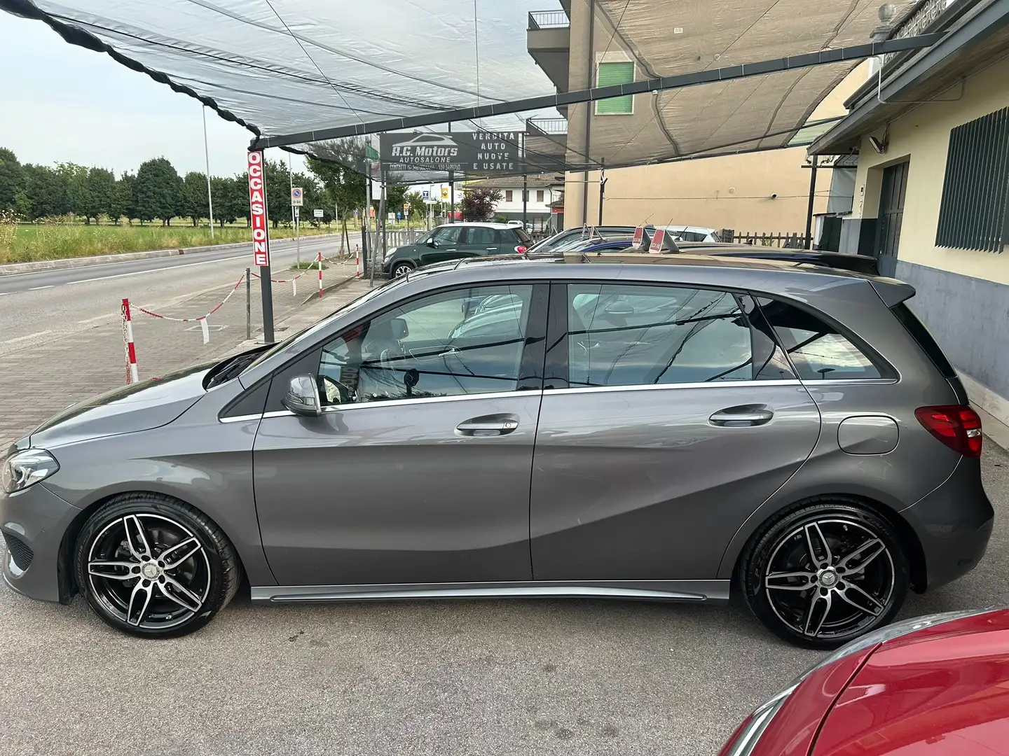 Mercedes-Benz B 200 d 136CV Premium - PANORAMA Gris - 2