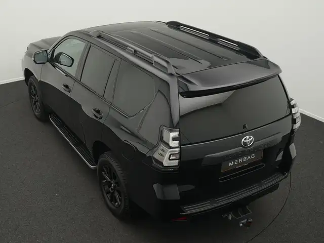 Toyota Land Cruiser view 13