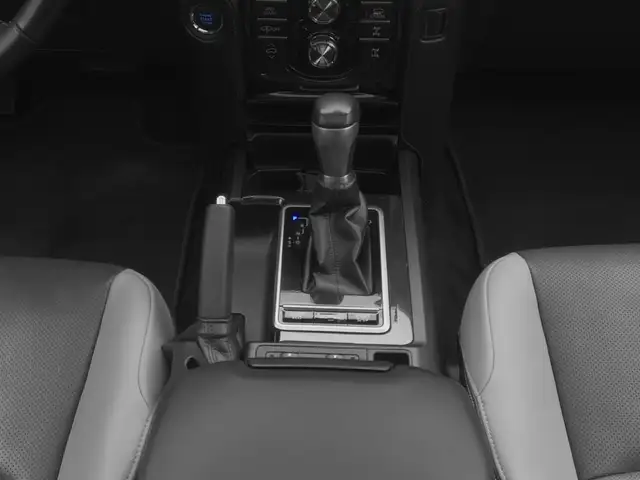 Toyota Land Cruiser view 21