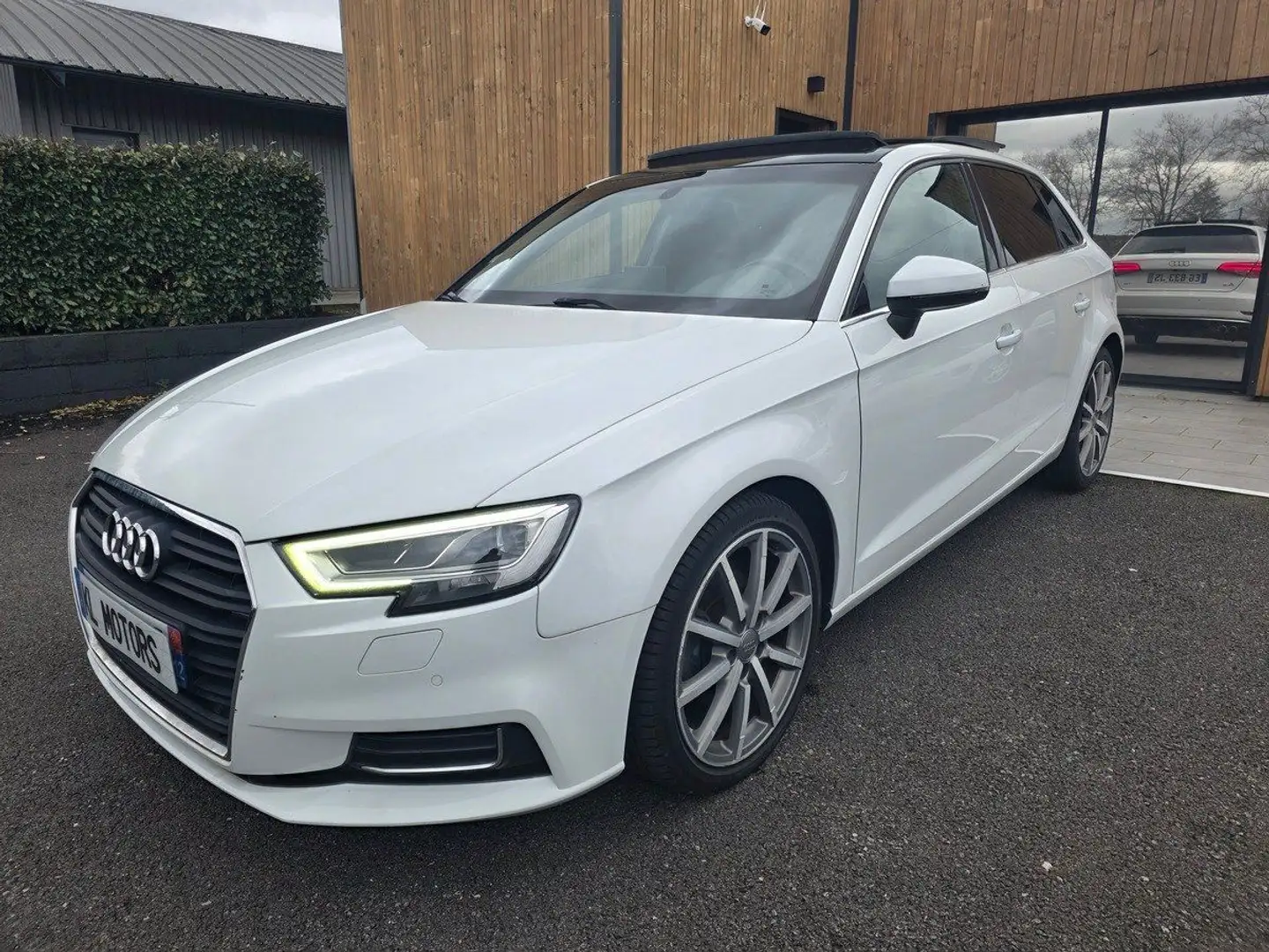 Audi A3 2.0L TDI 150CH / TOIT OUVRANT / VIRTUAL COCKPIT / CARPLAY Weiß - 1