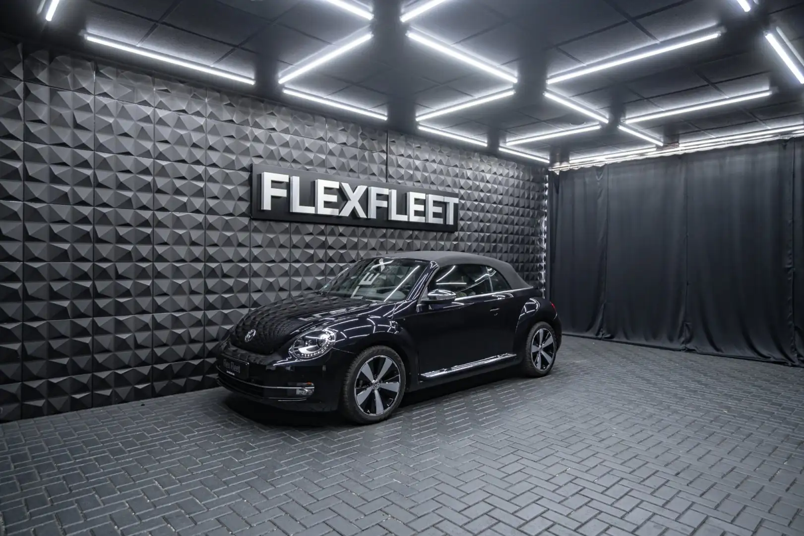 Volkswagen Beetle Cabriolet 2.0 TDI Exclusive Sport Noir - 1