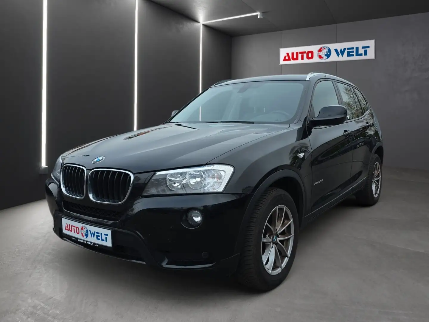BMW X3 xDrive 20 d Noir - 1