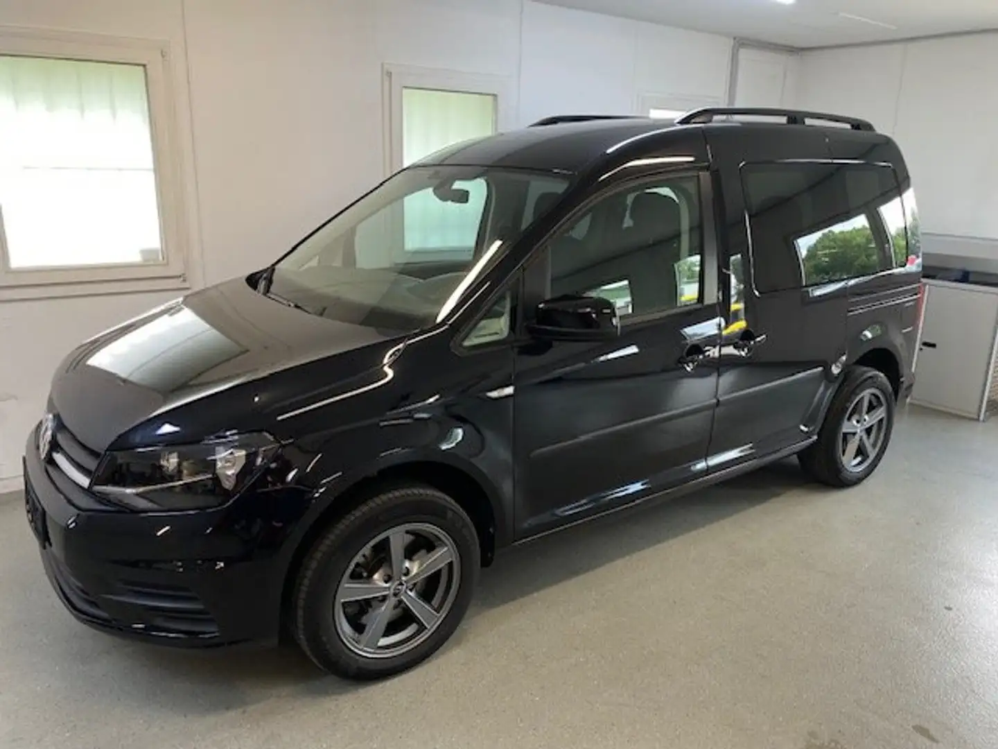 Volkswagen Caddy 1.4 TSI DSG 96KW Climatronic Navi Sitzheizung Noir - 2