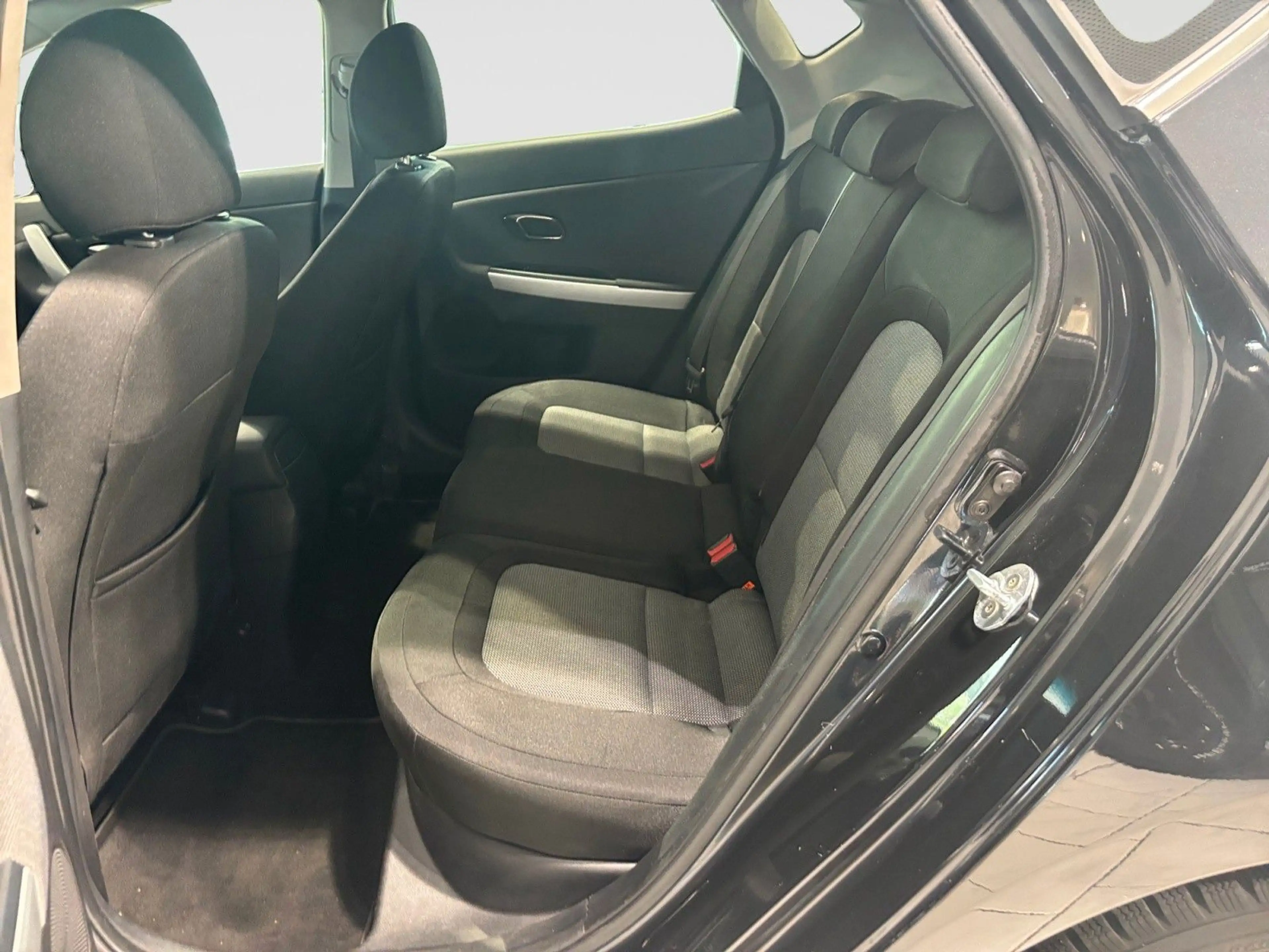Kia Ceed / cee'd Ceed 1.4 2.HD NAVI KAM PARK KLIMA SHZ TEMP — photo 8