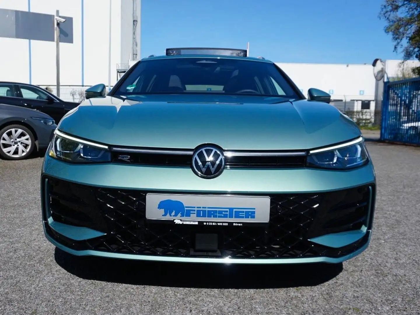 Volkswagen Passat Variant 2.0 TDI 142 kW 4Motion R-Line Groen - 2
