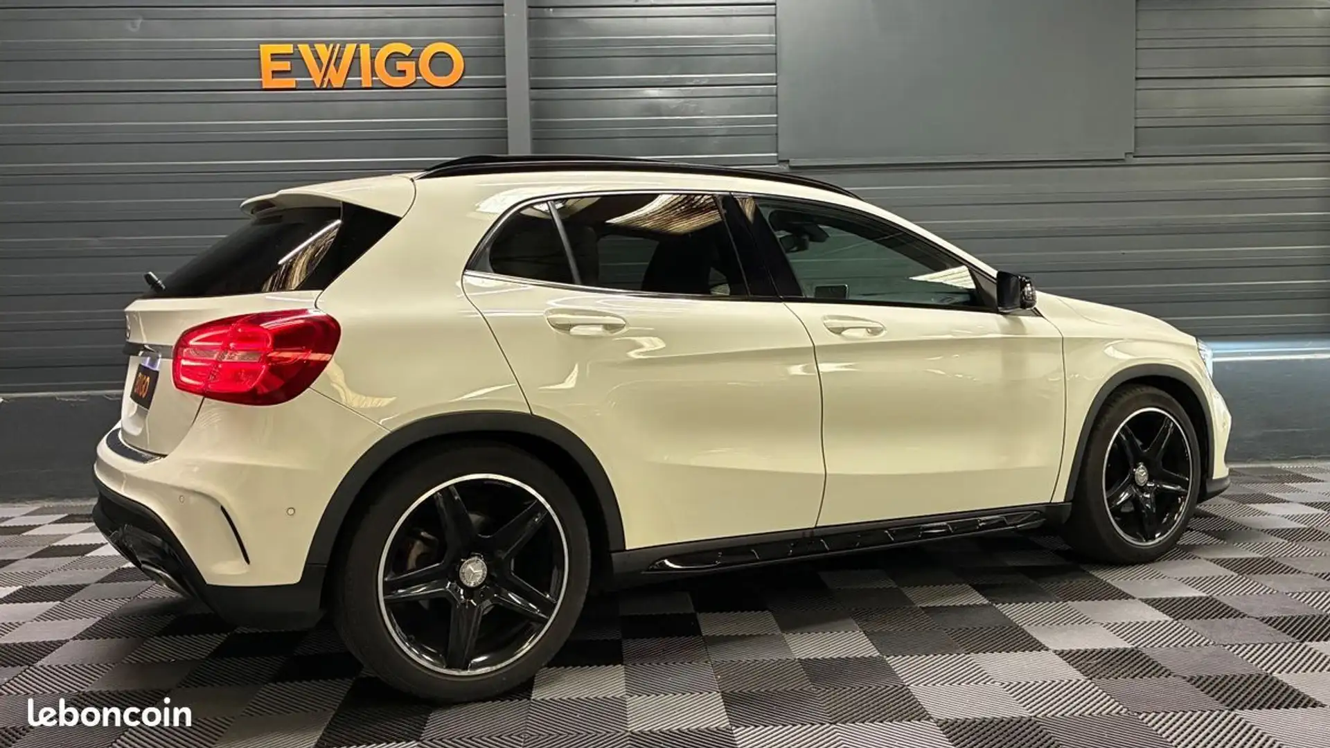 Mercedes-Benz GLA 200 Classe 2.2 200 cdi 135 amg line bva Blanc - 2