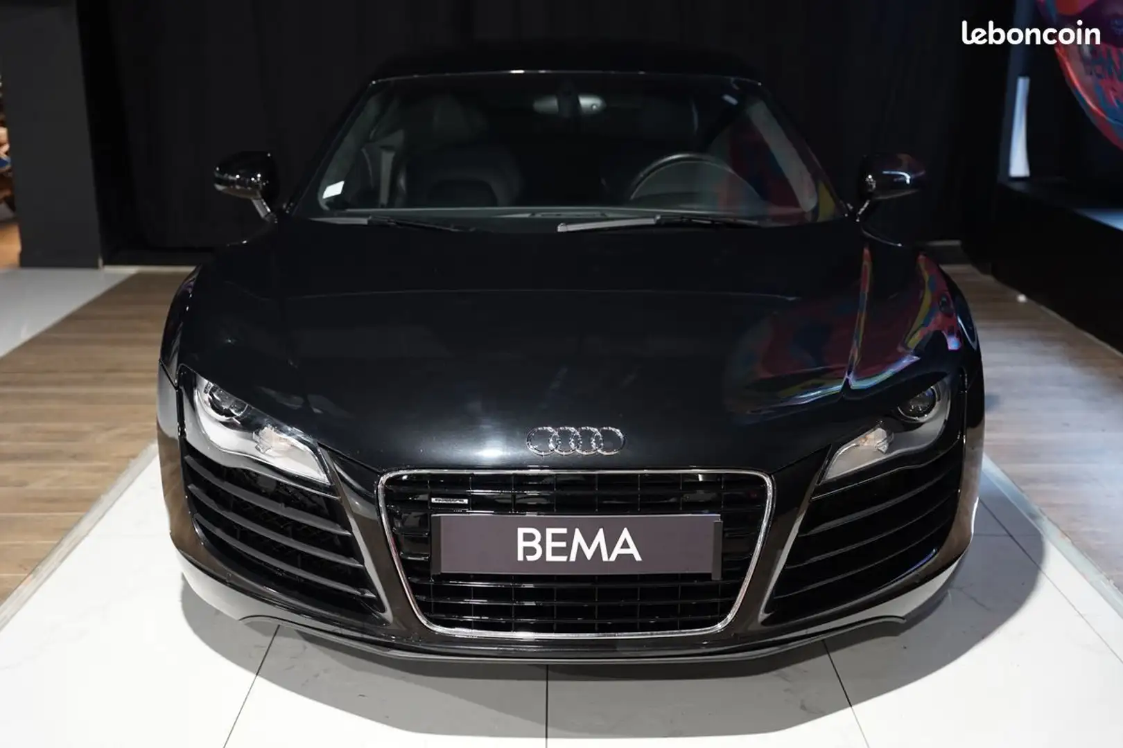 Audi R8 V8 | 23 500km Boîte Manuelle Carbone Int-Ext Bang & Olufsen Cuir Nappa Étendu Alcantara GPS Plus À partir de 870-mois Noir - 2