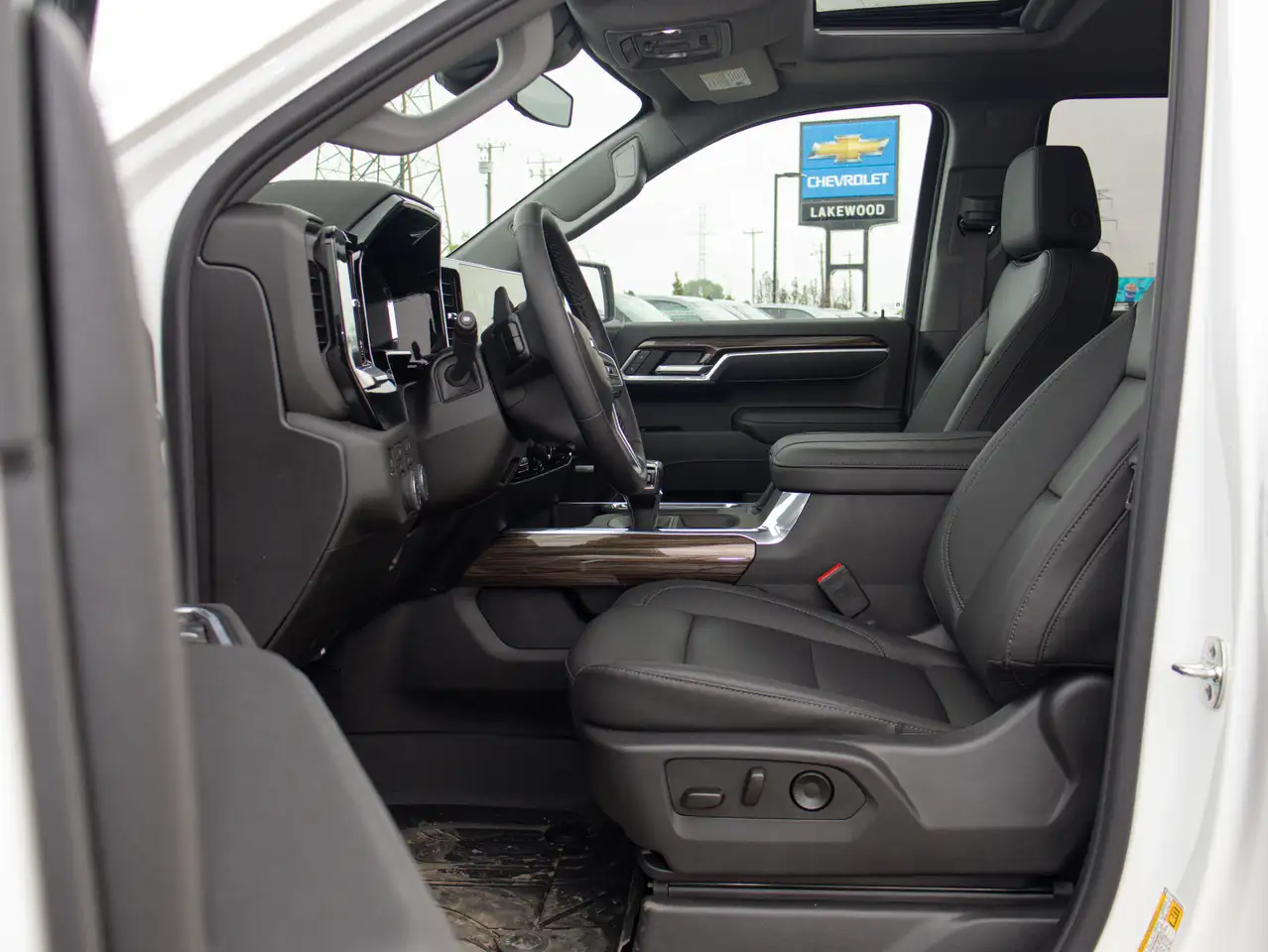 Chevrolet Silverado 1500 снимка Chevrolet Silverado 1500