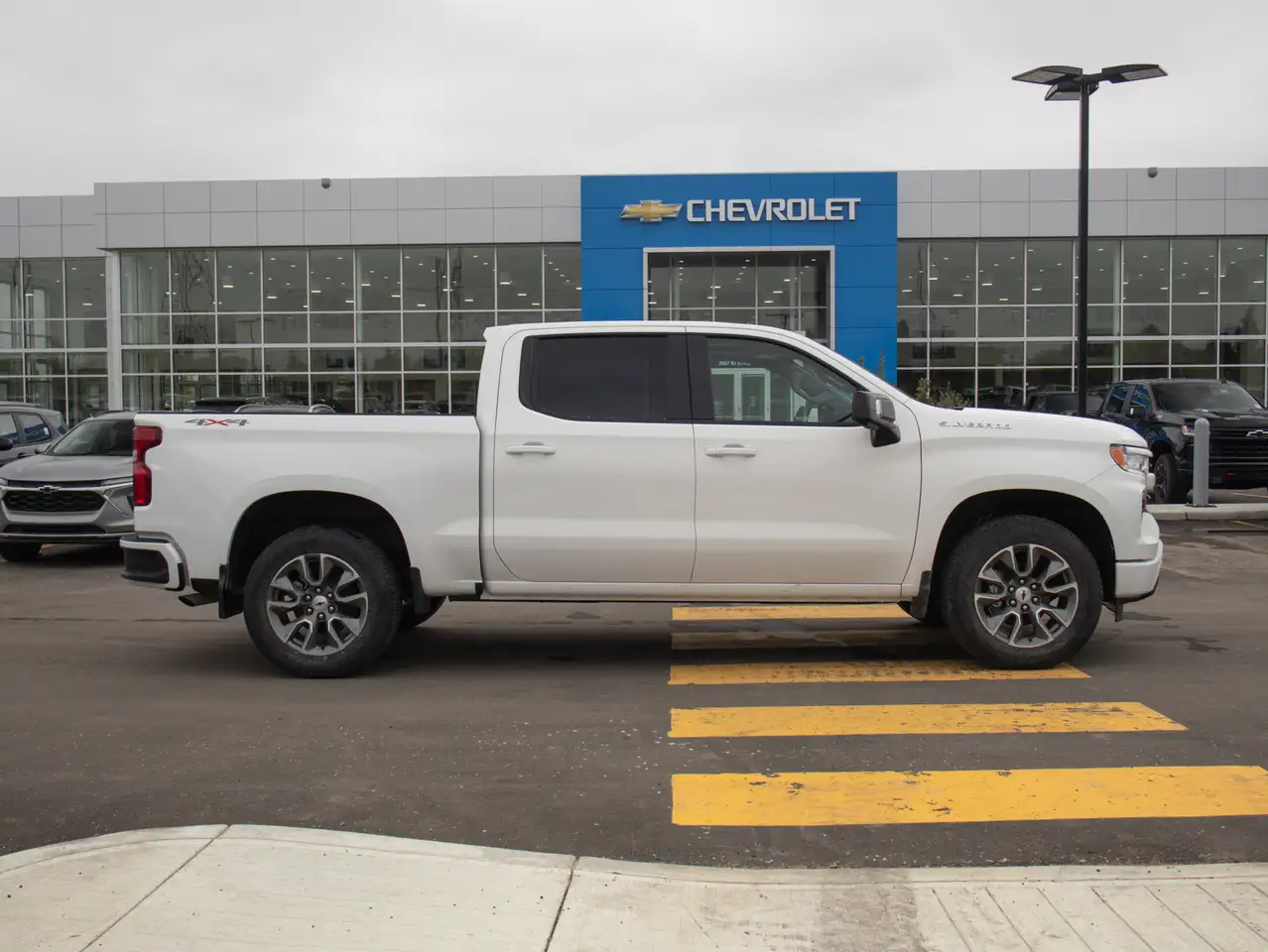 Chevrolet Silverado 1500 снимка Chevrolet Silverado 1500