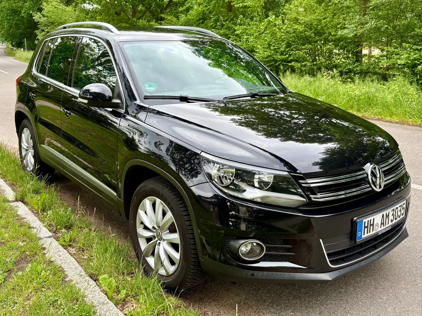 Volkswagen Tiguan Tiguan 1.4 TSI BlueMotion Technology Life Schwarz - 2
