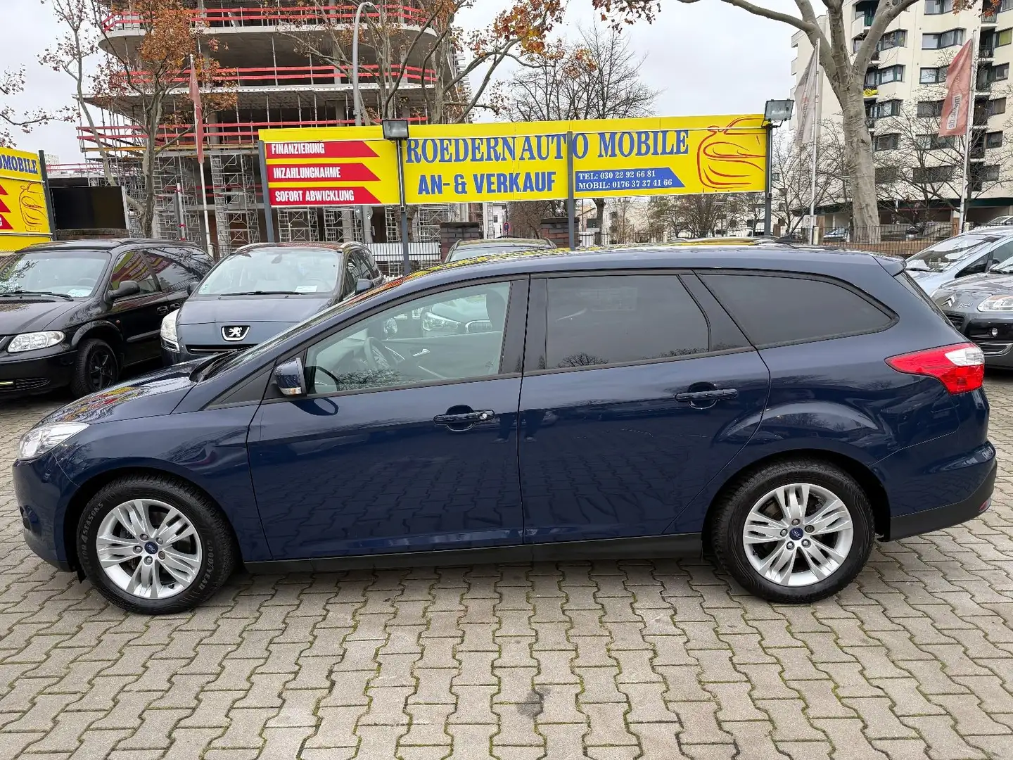 Ford Focus Turnier Trend 1,6 Ti-VCT 92kW PowerShift Blau - 2