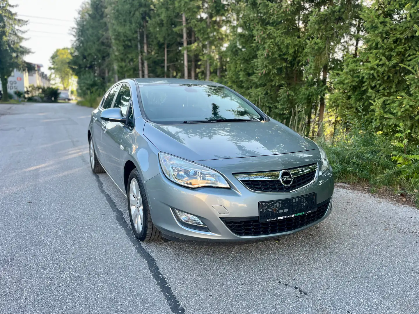 Opel Astra 1,4 Turbo Ecotec mit Pickerl Grau - 1