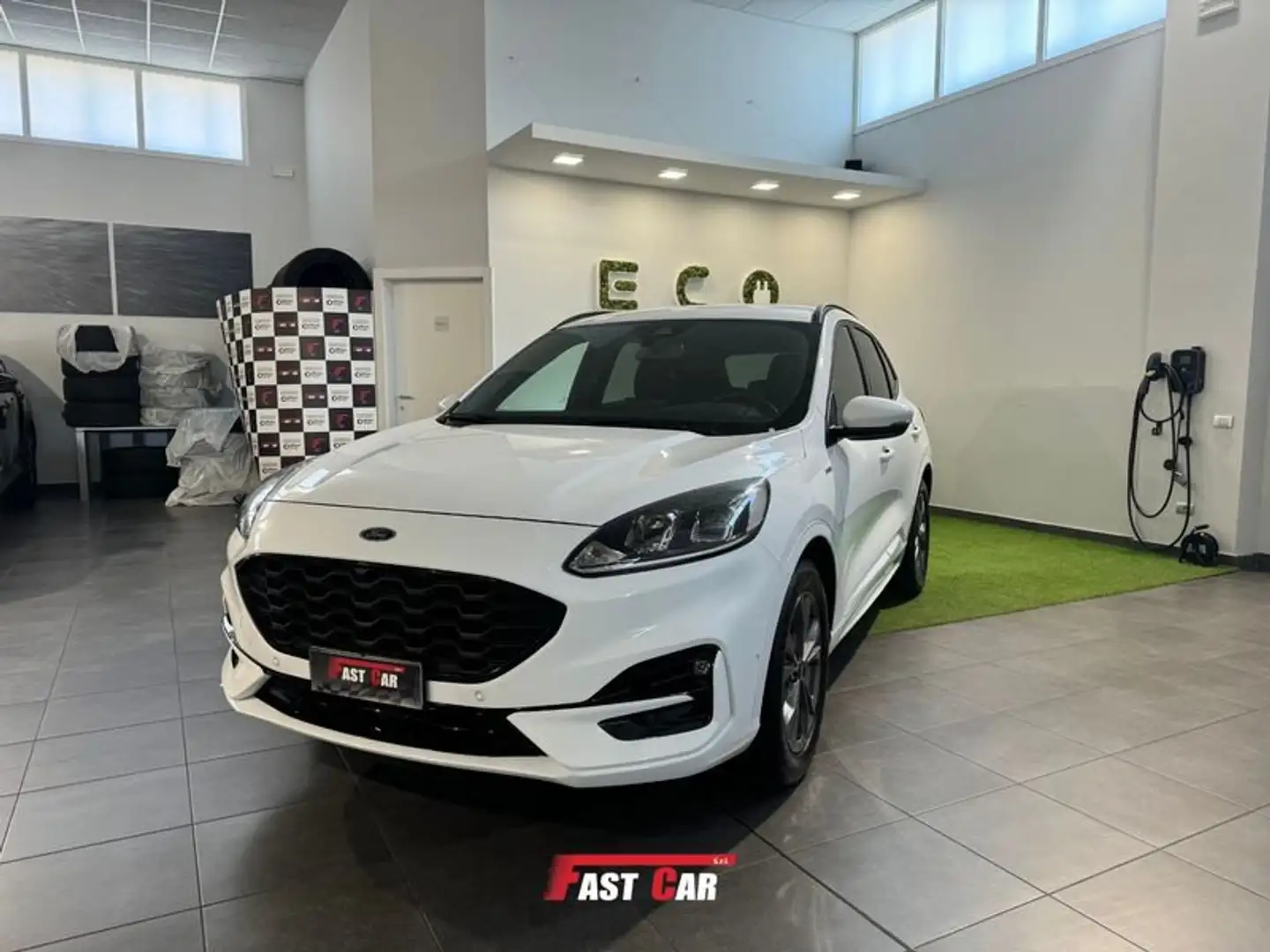 Ford Kuga 1.5 EcoBlue 120 CV 2WD ST-Line Bianco - 1