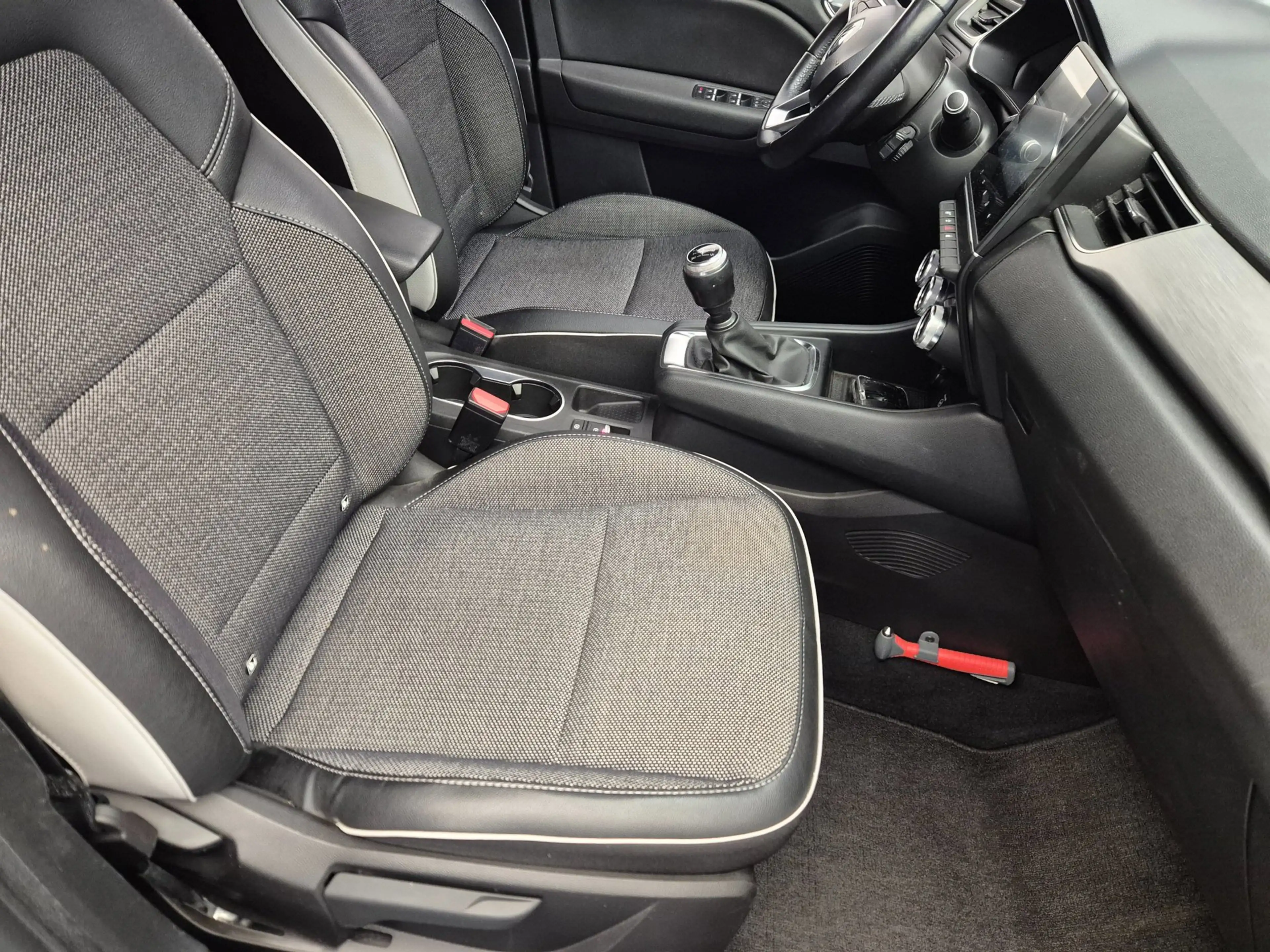Renault Captur 1.0 TCe 101 PK Intens Navi Camera Ecc Cruise Contr — photo 14