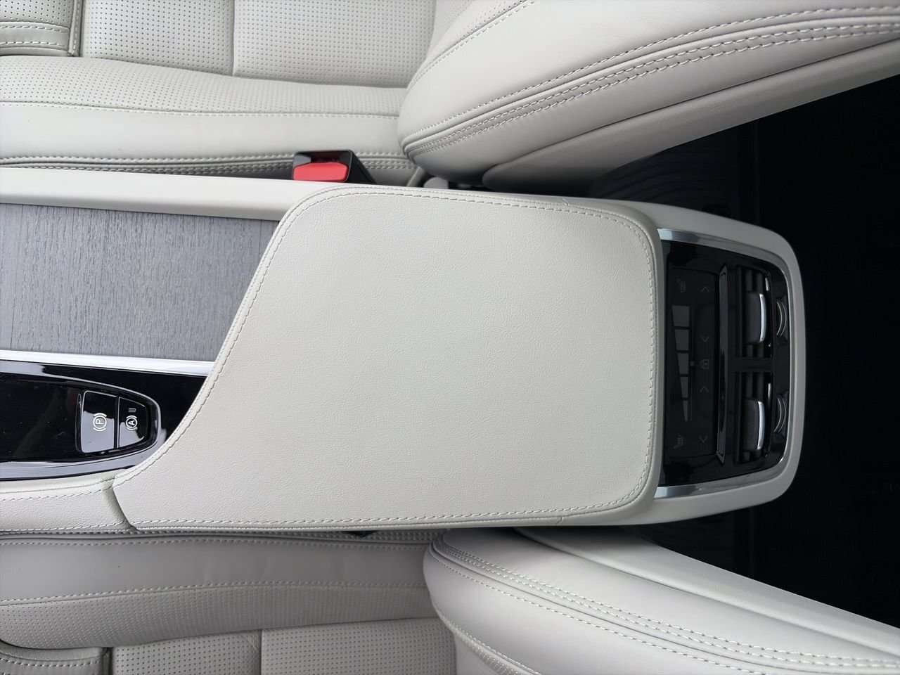 2025 Volvo XC90 Ultra Bright Theme Local One-Owner | Accident-Free thumb 27