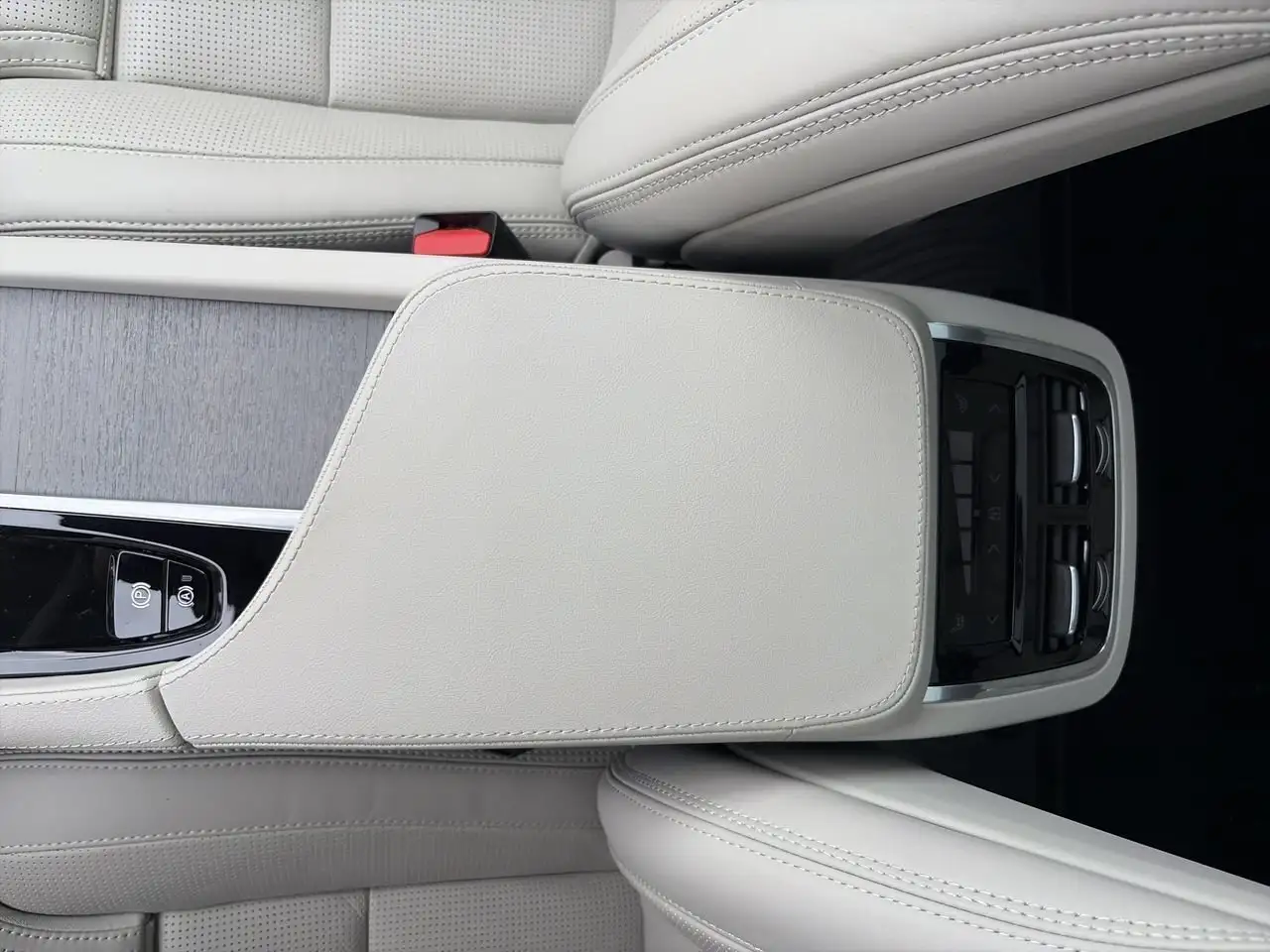 Volvo XC90 photo Volvo XC90