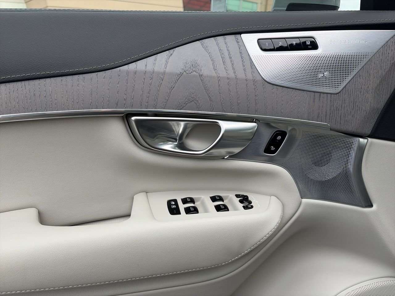 2025 Volvo XC90 Ultra Bright Theme Local One-Owner | Accident-Free thumb 21