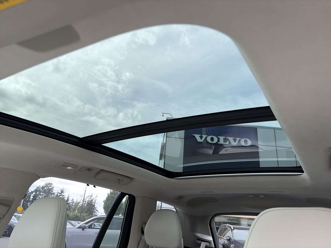 2025 Volvo XC90 Ultra Bright Theme Local One-Owner | Accident-Free thumb 29