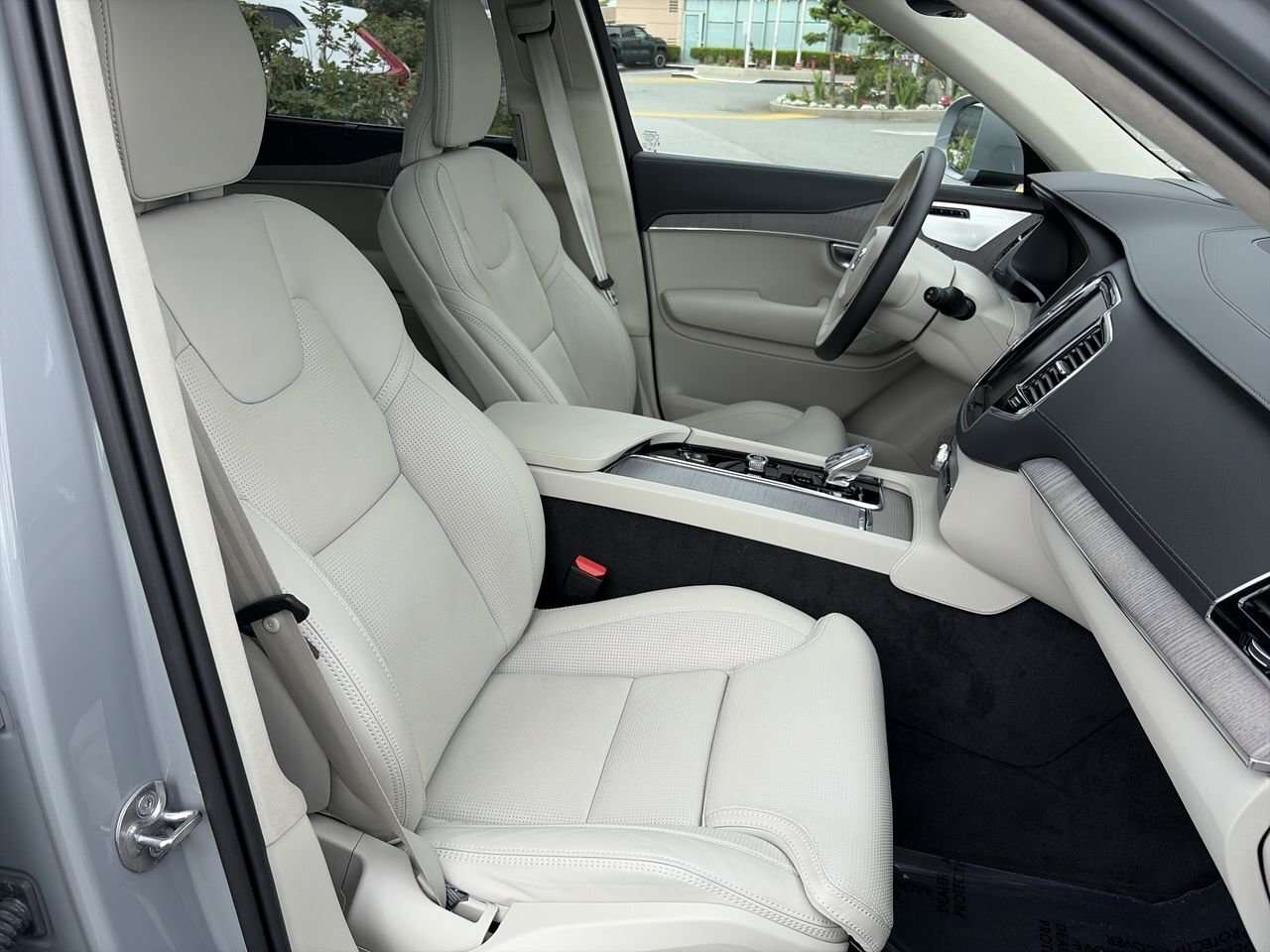 2025 Volvo XC90 Ultra Bright Theme Local One-Owner | Accident-Free thumb 32