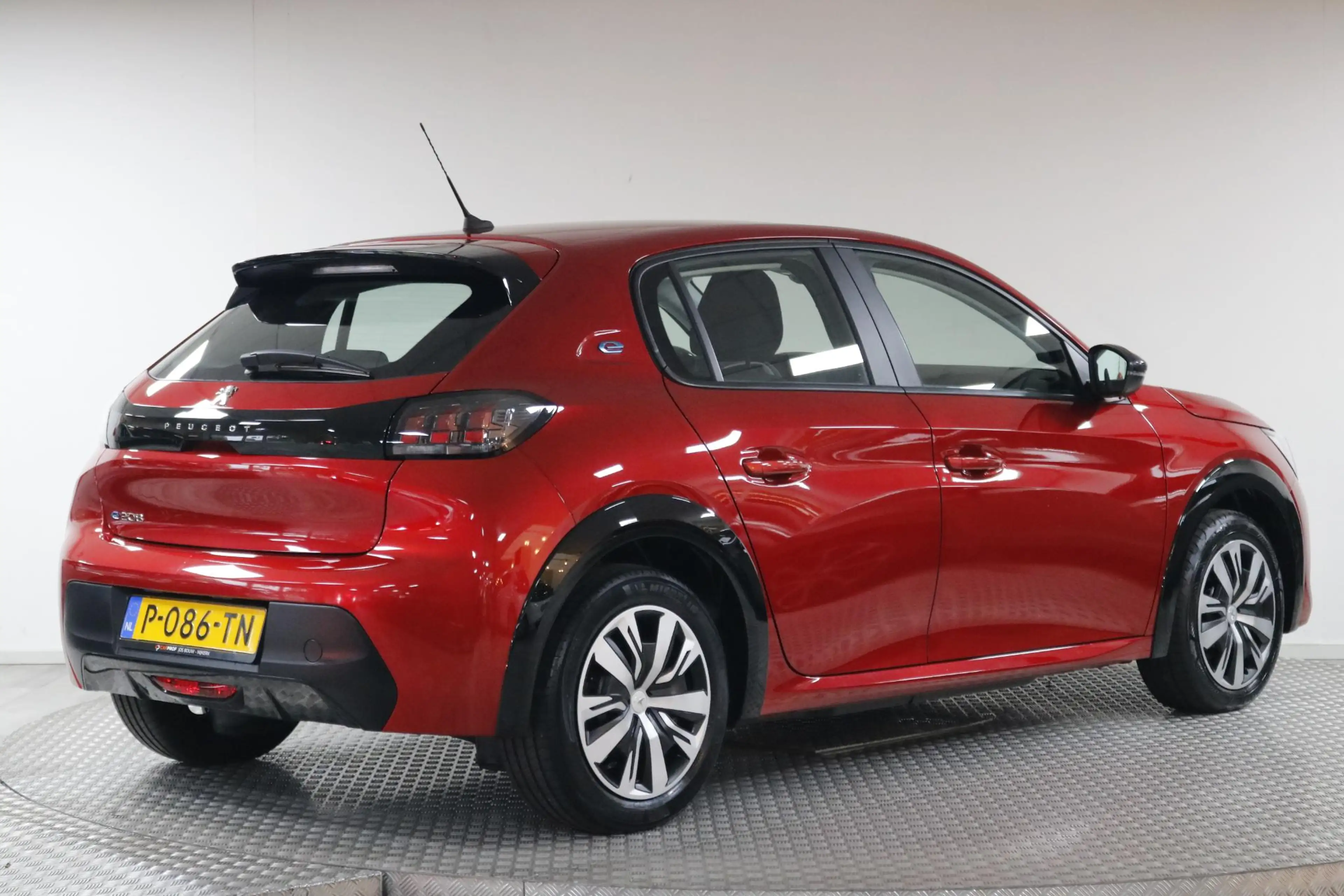 Peugeot e-208 EV Active 50 kWh Climate | Cruise | Carplay | Blue — photo 2