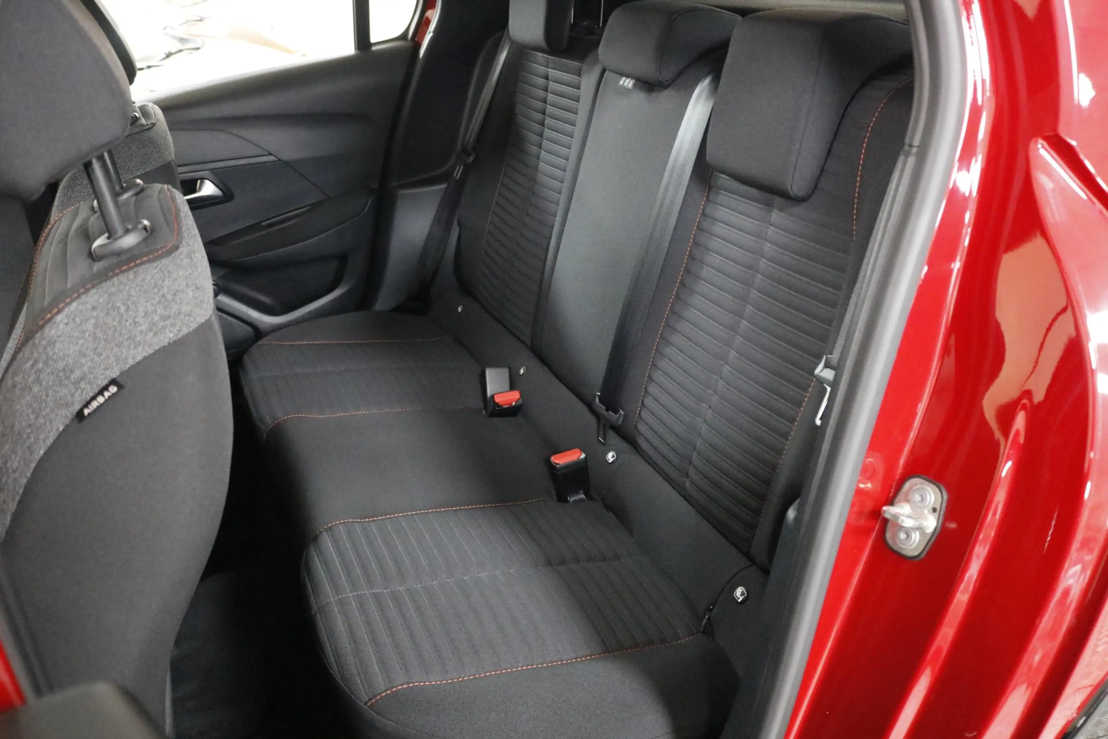 Peugeot e-208 EV Active 50 kWh Climate | Cruise | Carplay | Blue — photo 6