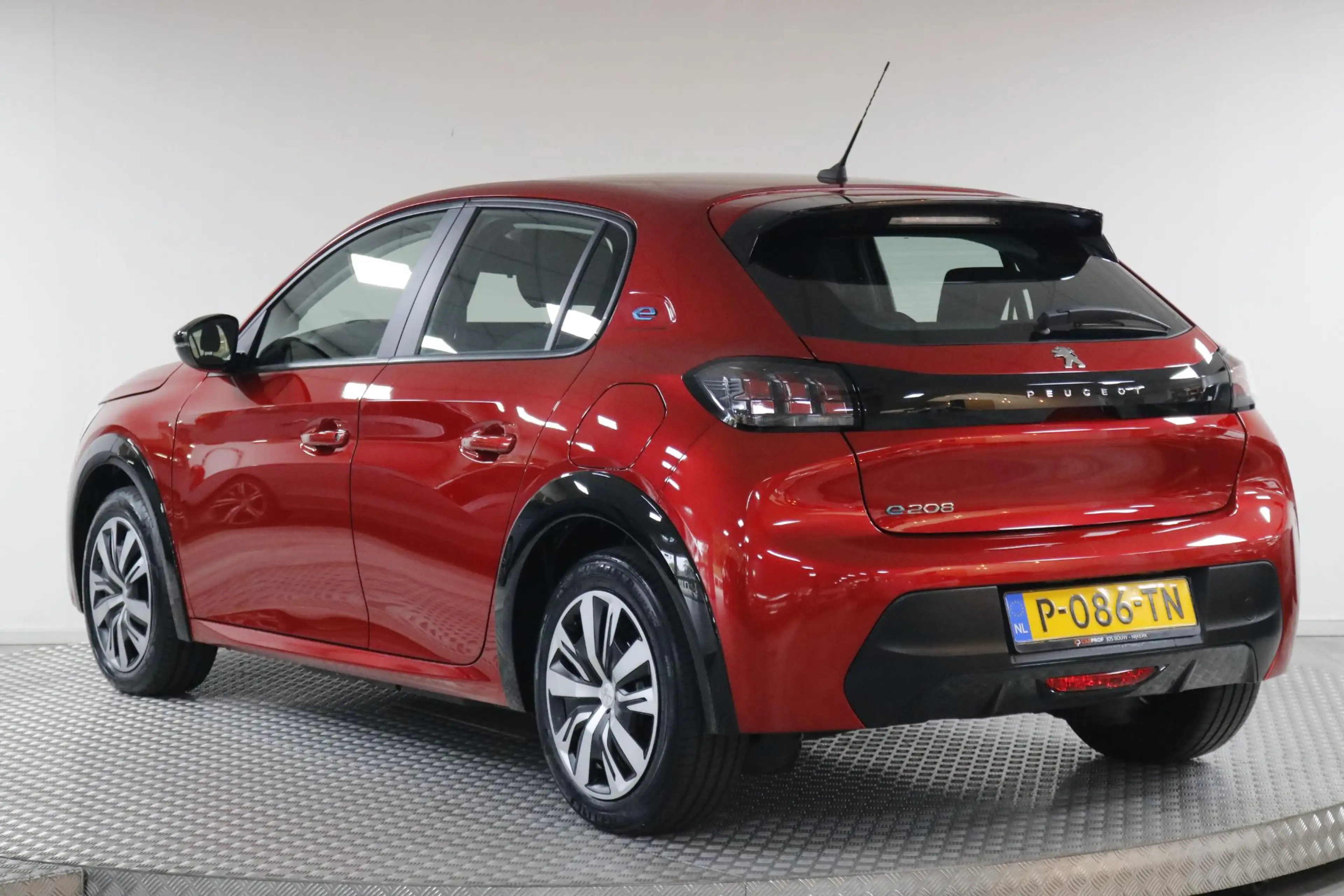 Peugeot e-208 EV Active 50 kWh Climate | Cruise | Carplay | Blue — photo 9