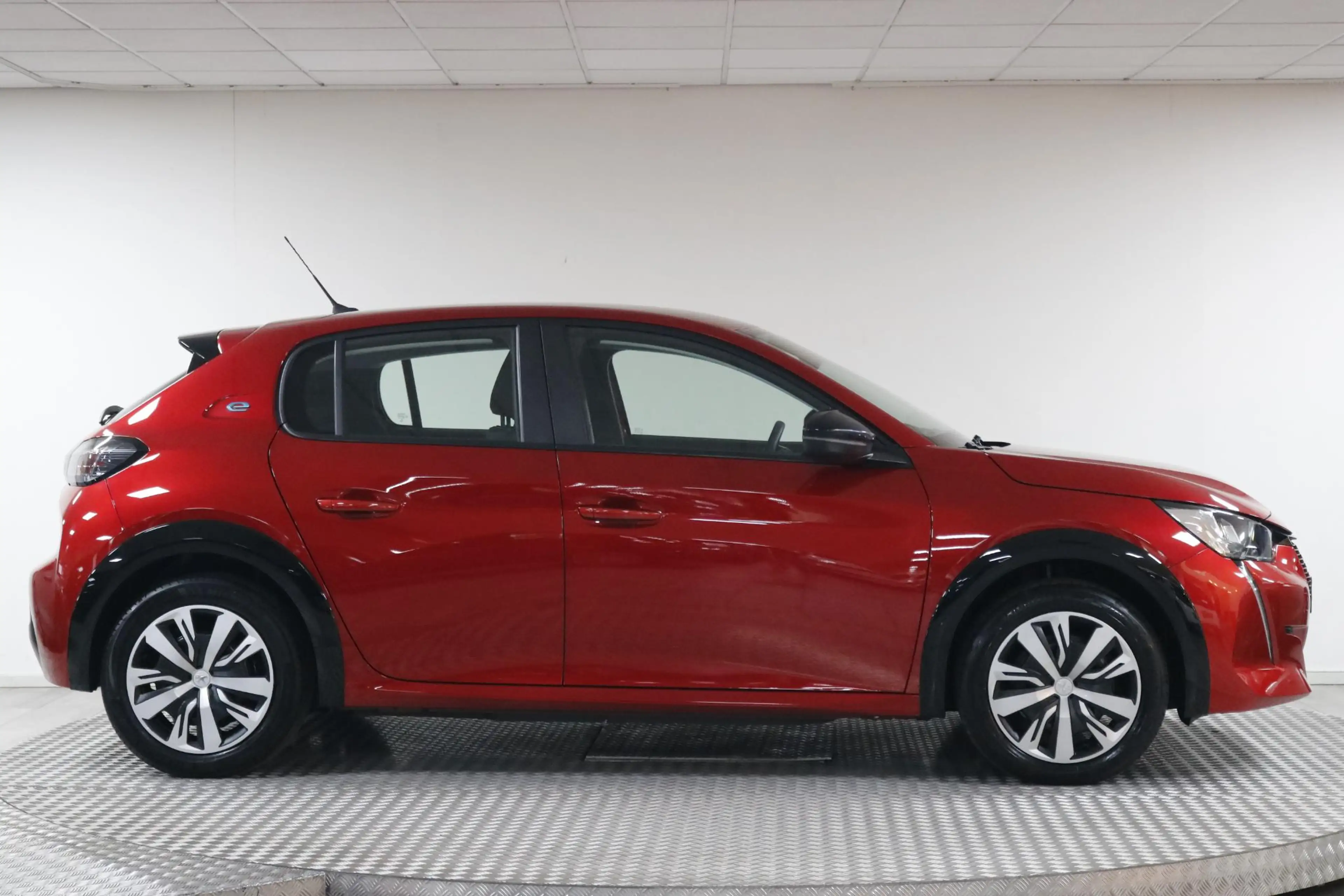 Peugeot e-208 EV Active 50 kWh Climate | Cruise | Carplay | Blue — photo 7