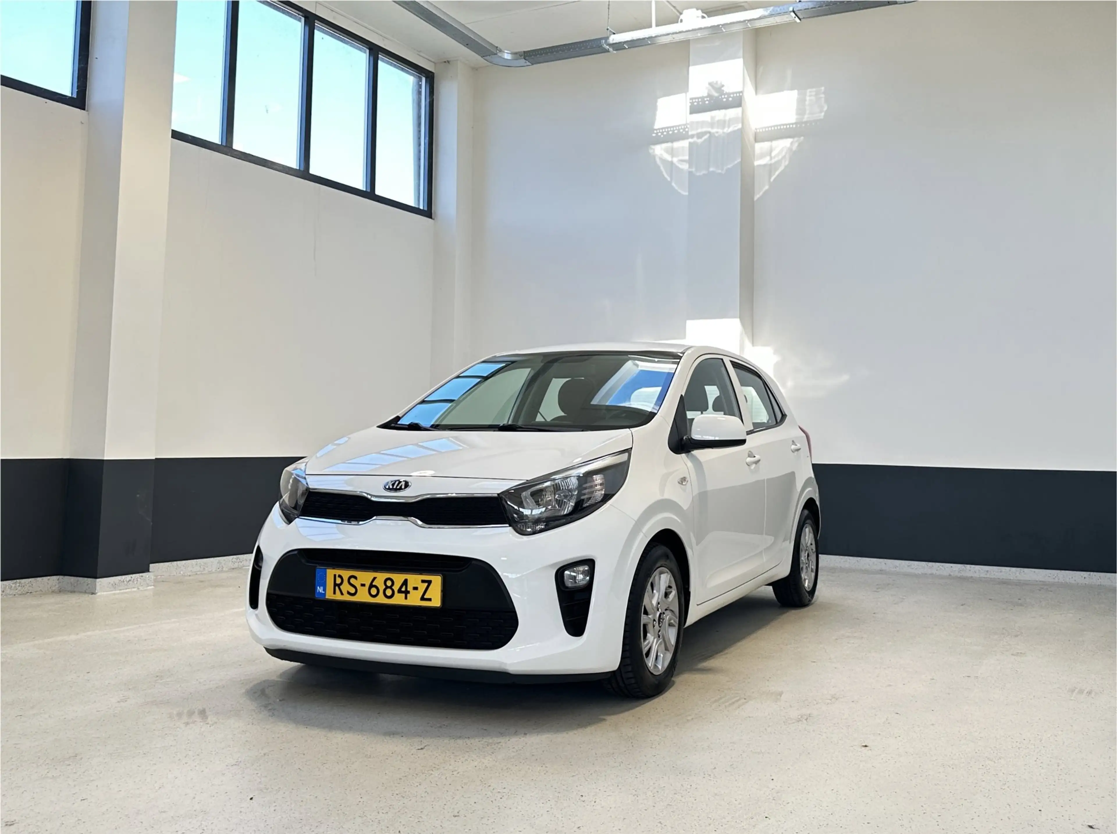 Kia Picanto 1.0 CVVT ComfortPlusLine Navigator | NL | Apple Ca — photo 2