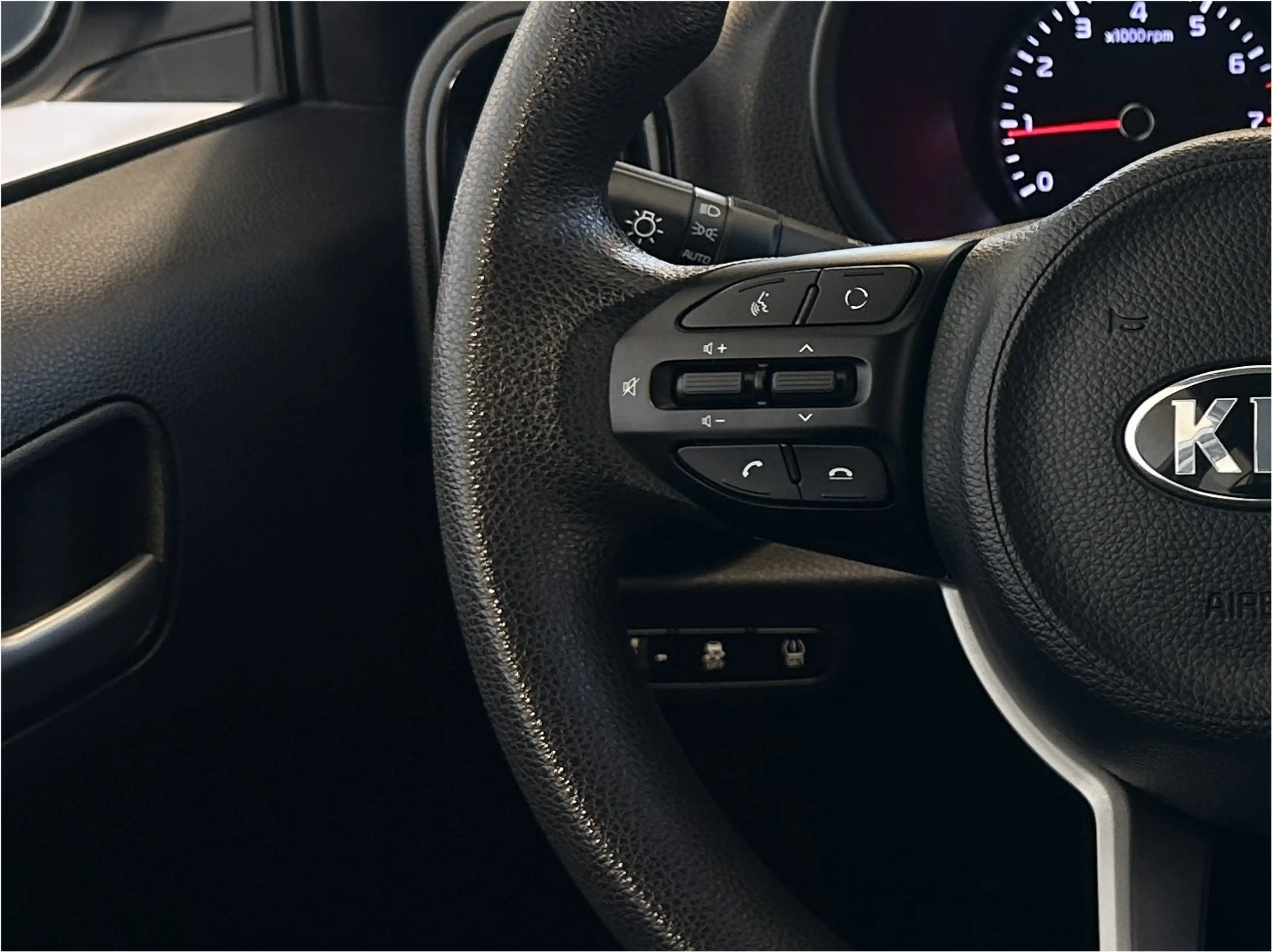 Kia Picanto 1.0 CVVT ComfortPlusLine Navigator | NL | Apple Ca — photo 21