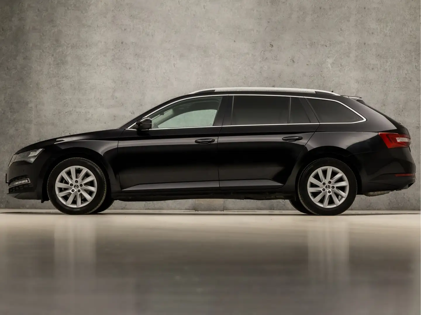 Skoda Superb Combi 1.5 TSI ACT Sport 150Pk Automaat (APPLE CARP Noir - 2