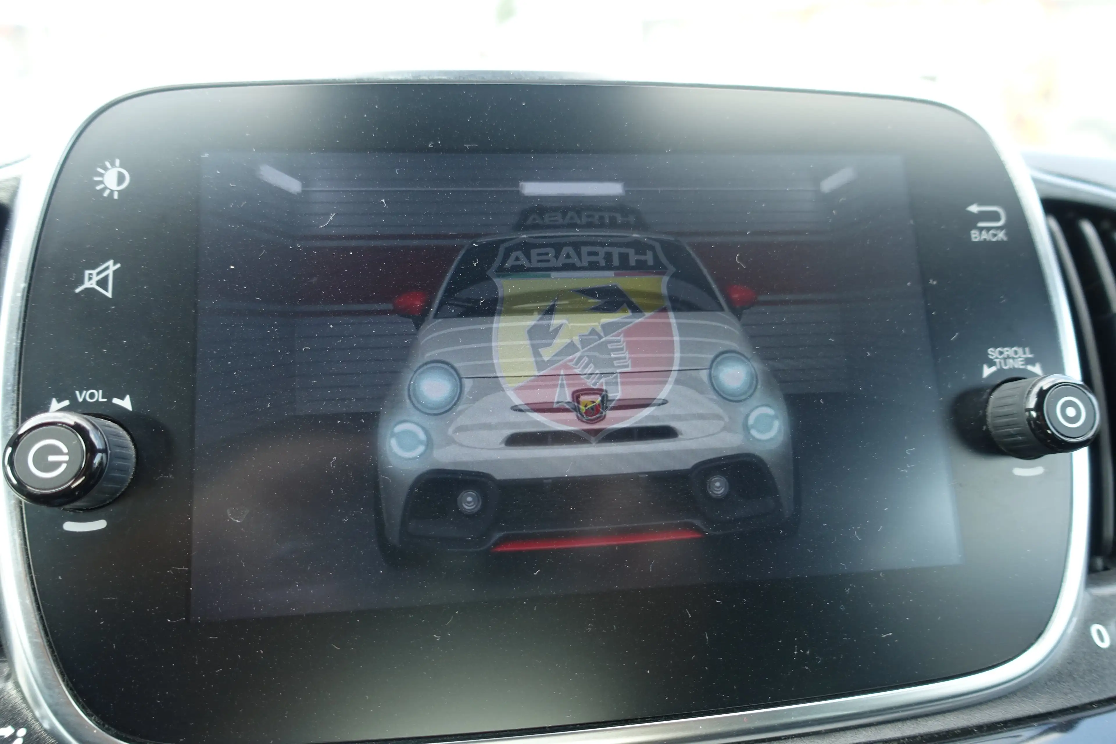 Abarth 595C Scorpioneoro limitiertes Sondermodell 1/2000 Stk. — photo 8