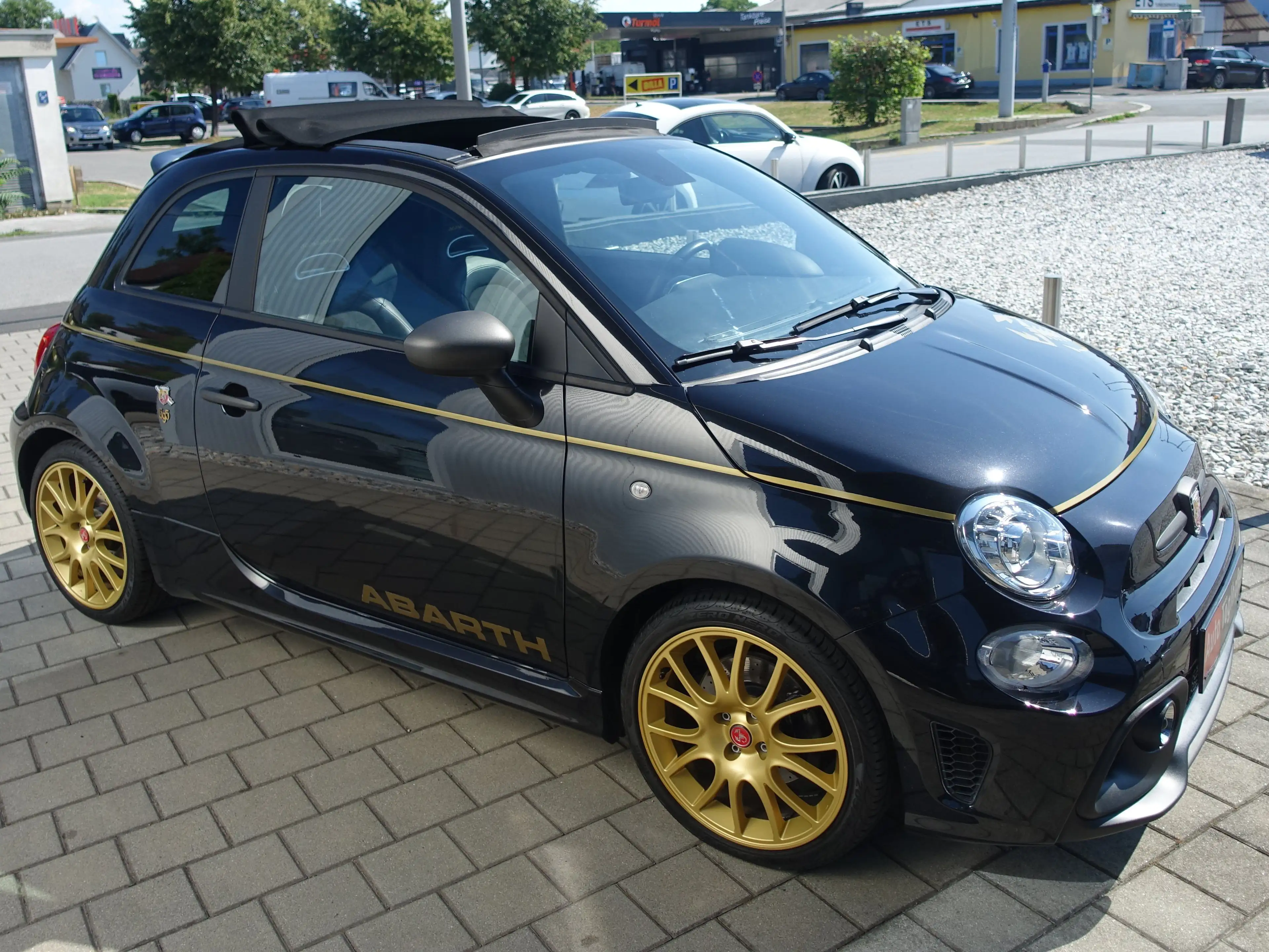 Abarth 595C Scorpioneoro limitiertes Sondermodell 1/2000 Stk.