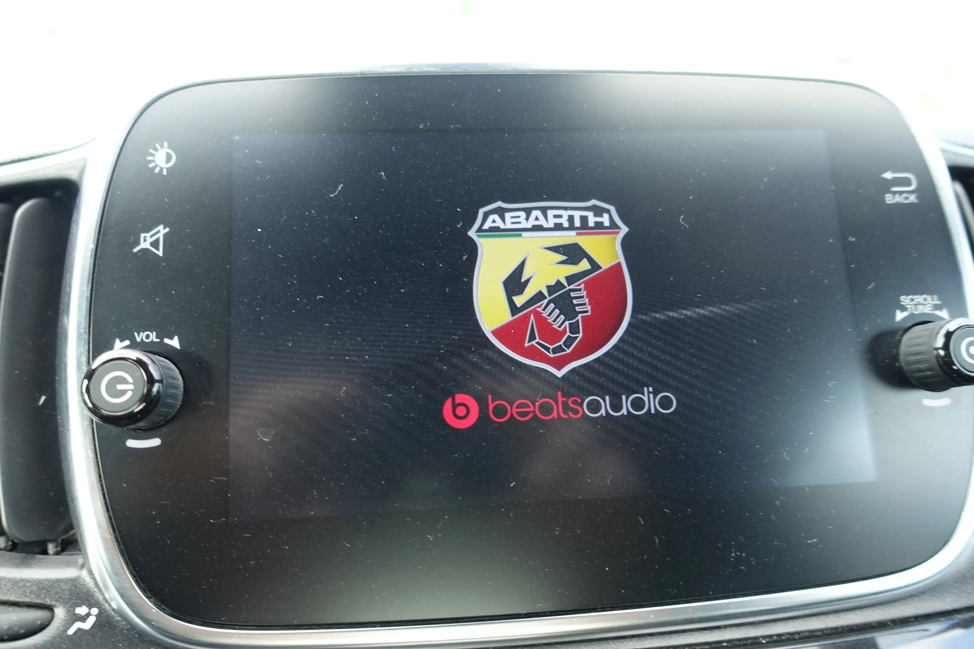 Abarth 595C Scorpioneoro limitiertes Sondermodell 1/2000 Stk. — photo 9