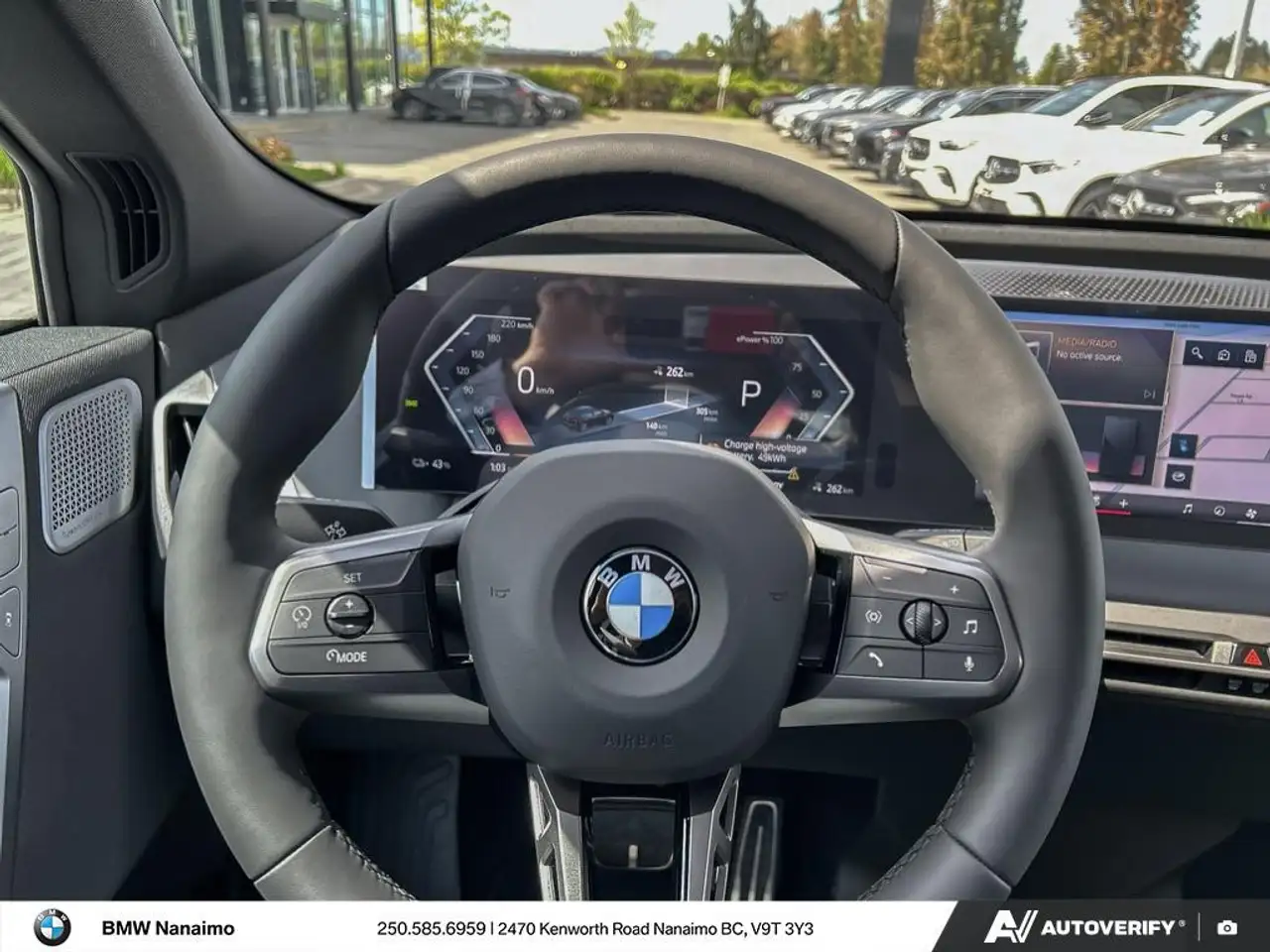 BMW iX снимка BMW iX