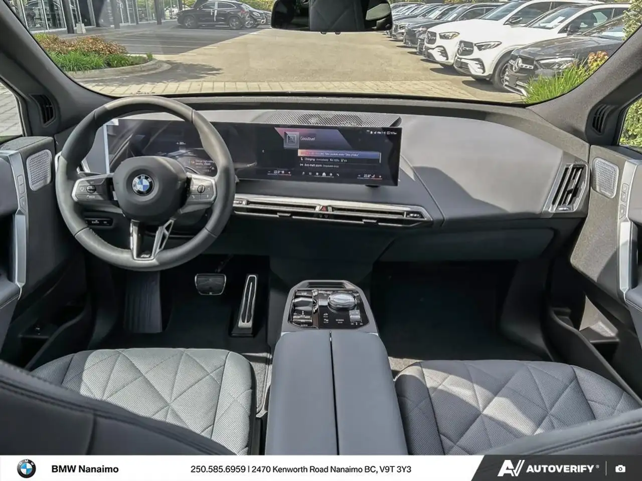 BMW iX снимка BMW iX