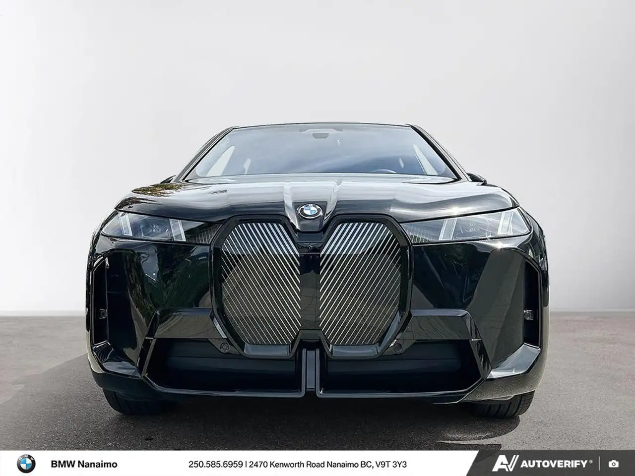 BMW iX снимка BMW iX