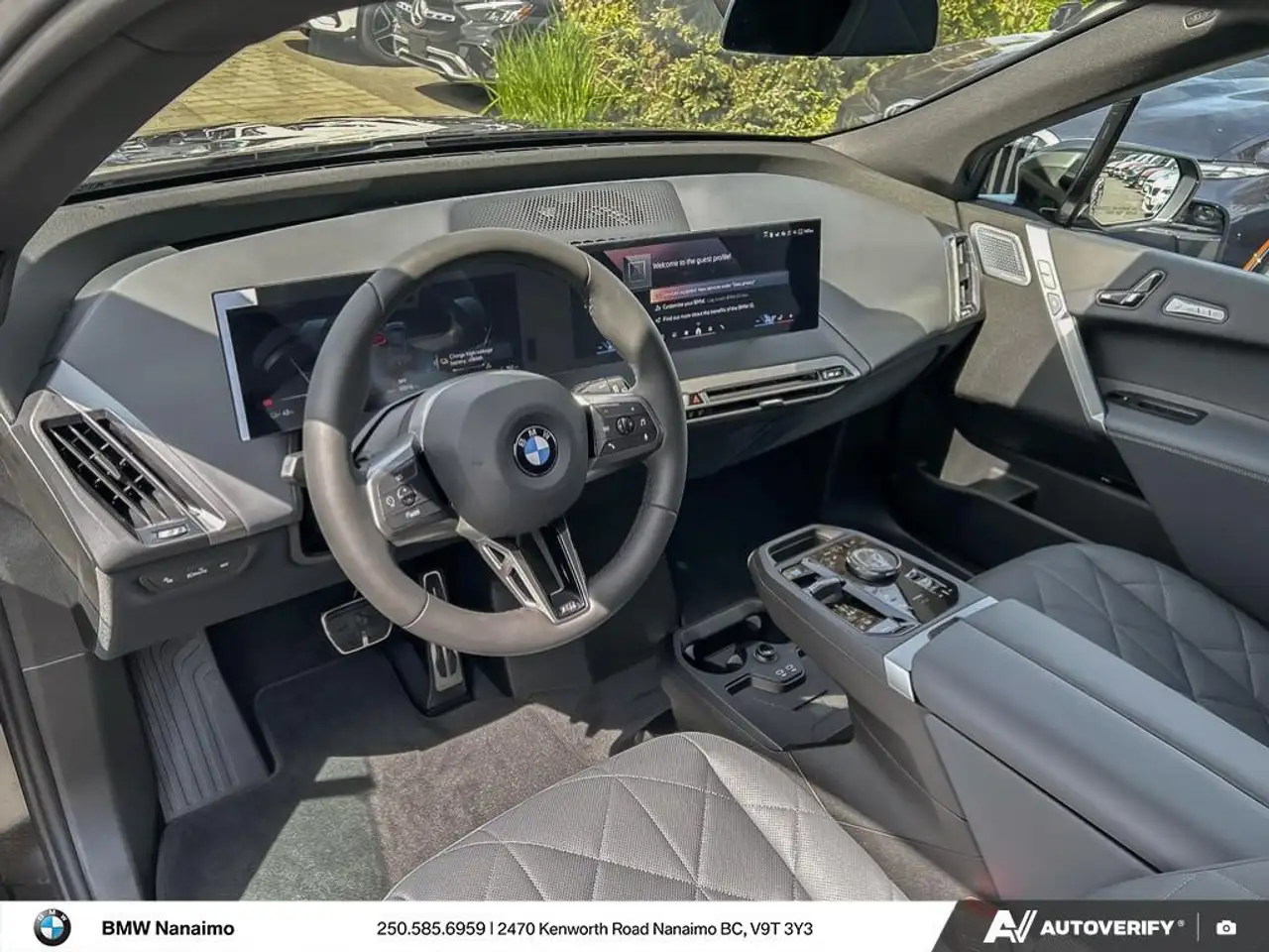 BMW iX снимка BMW iX